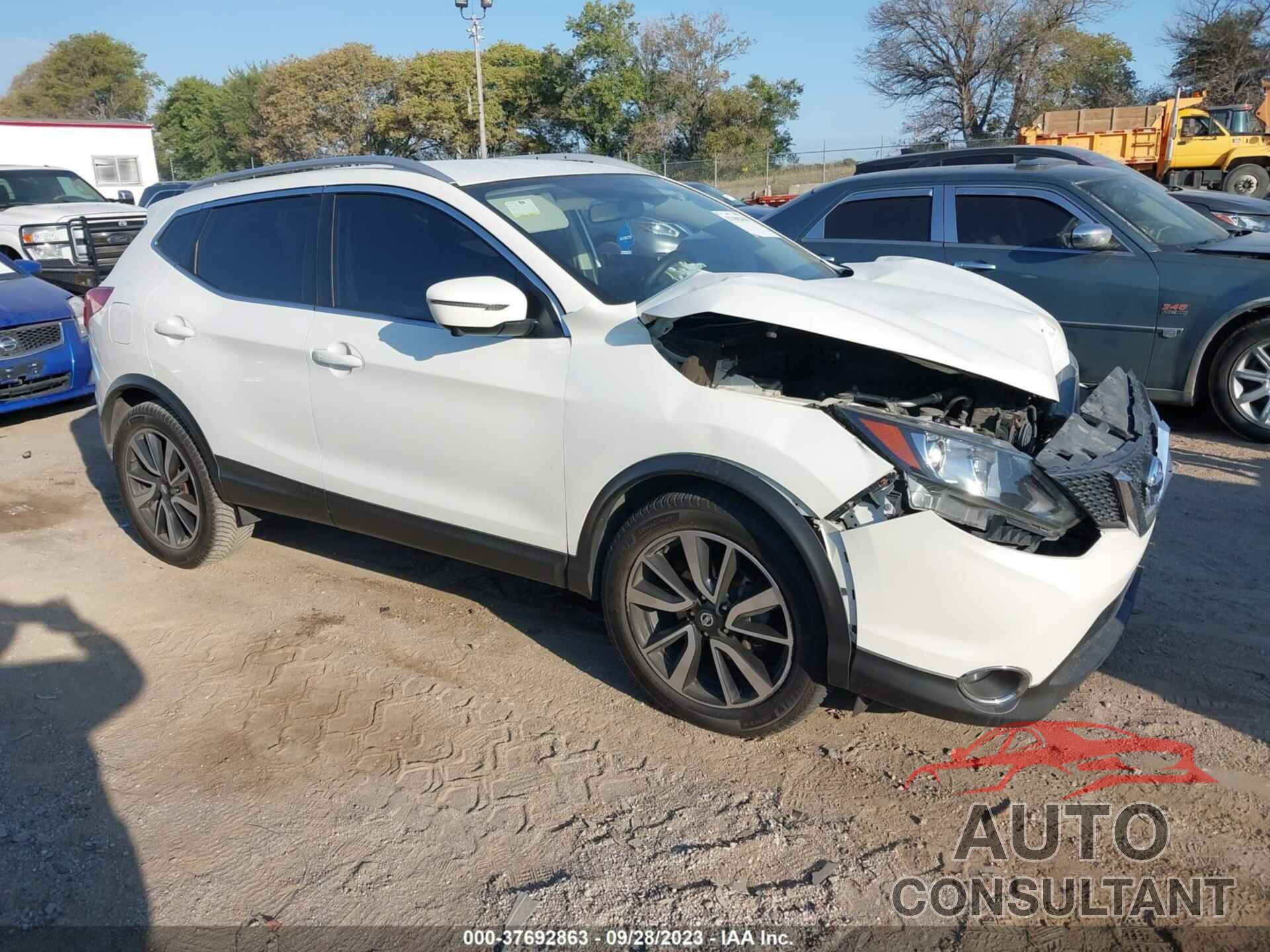 NISSAN ROGUE SPORT 2017 - JN1BJ1CR8HW123885