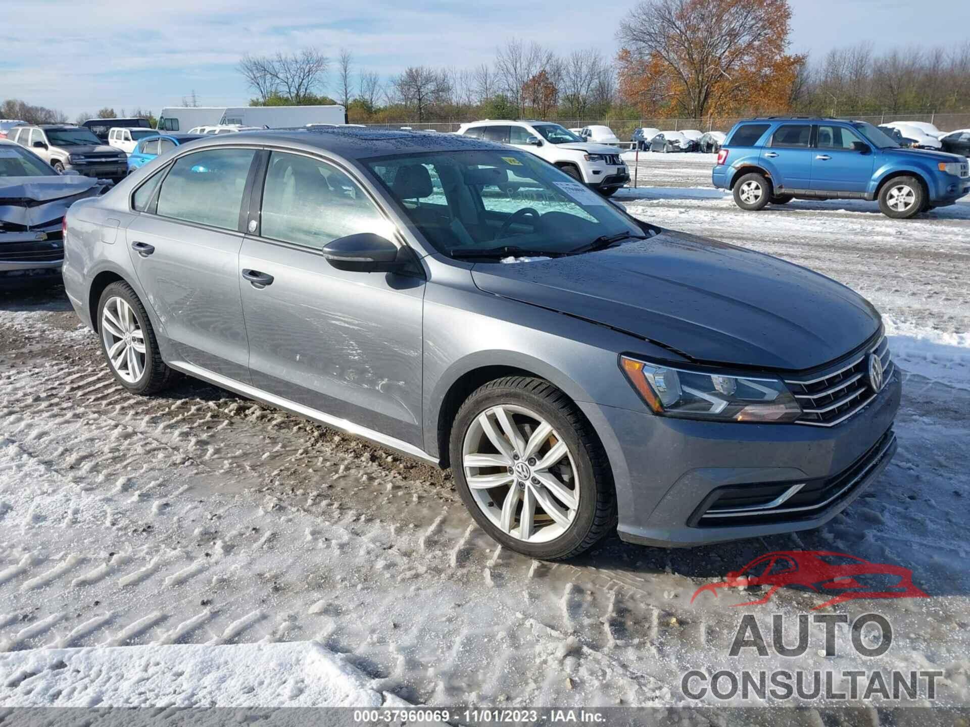 VOLKSWAGEN PASSAT 2019 - 1VWLA7A35KC009304