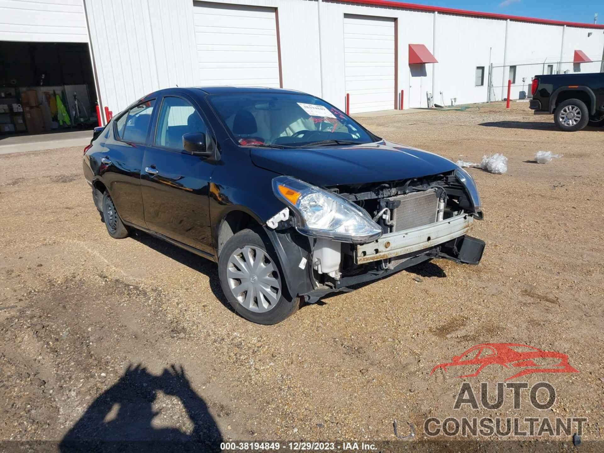 NISSAN VERSA 2018 - 3N1CN7AP1JL887957