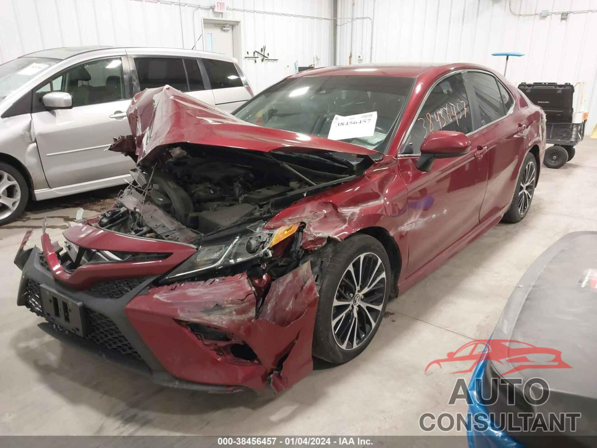 TOYOTA CAMRY 2018 - 4T1B11HK3JU561462