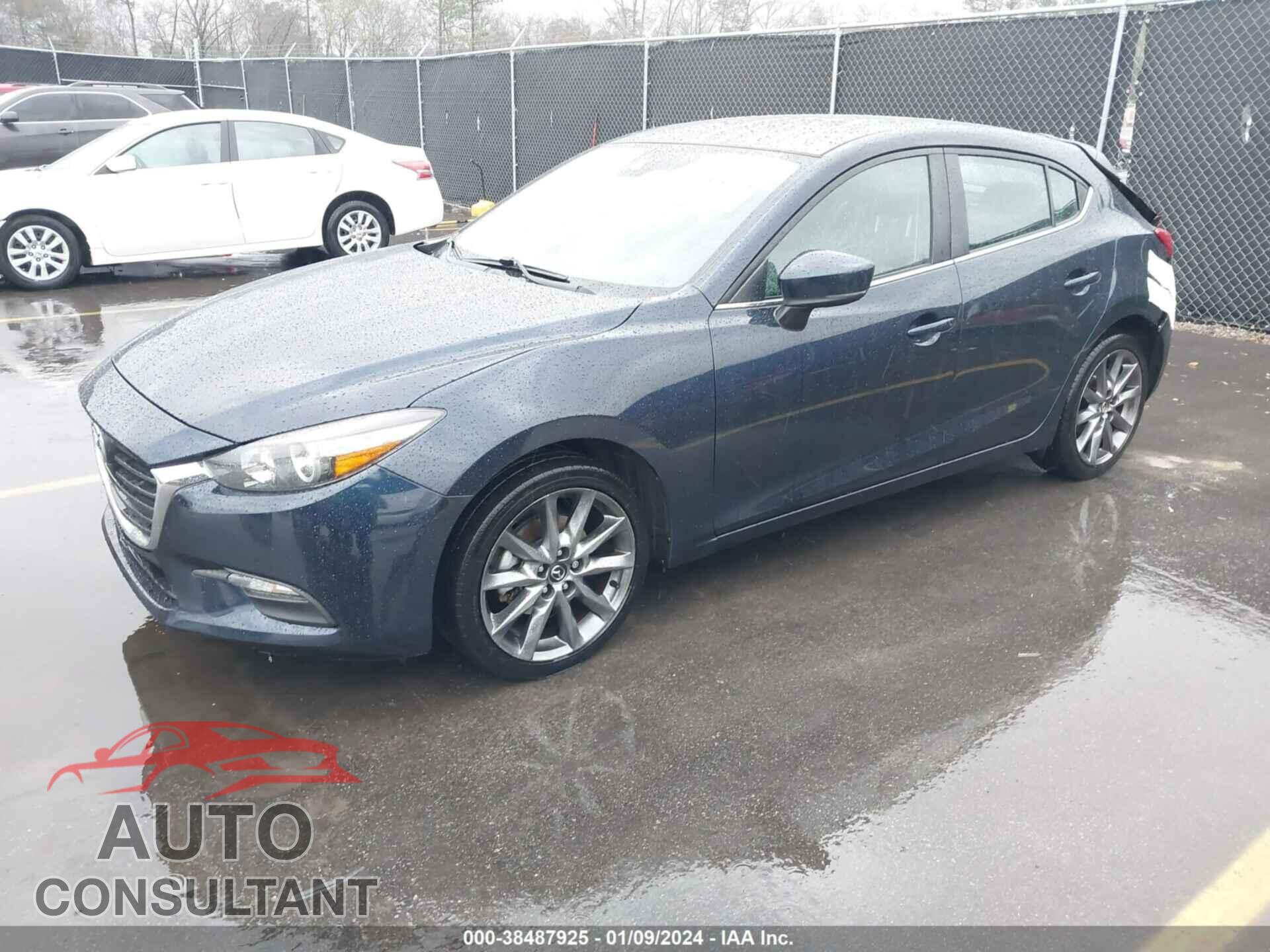 MAZDA 3 2018 - 3MZBN1L36JM161986