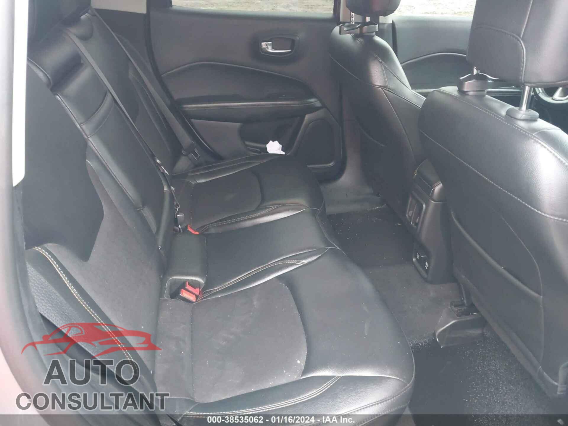 JEEP COMPASS 2018 - 3C4NJDBB8JT222587