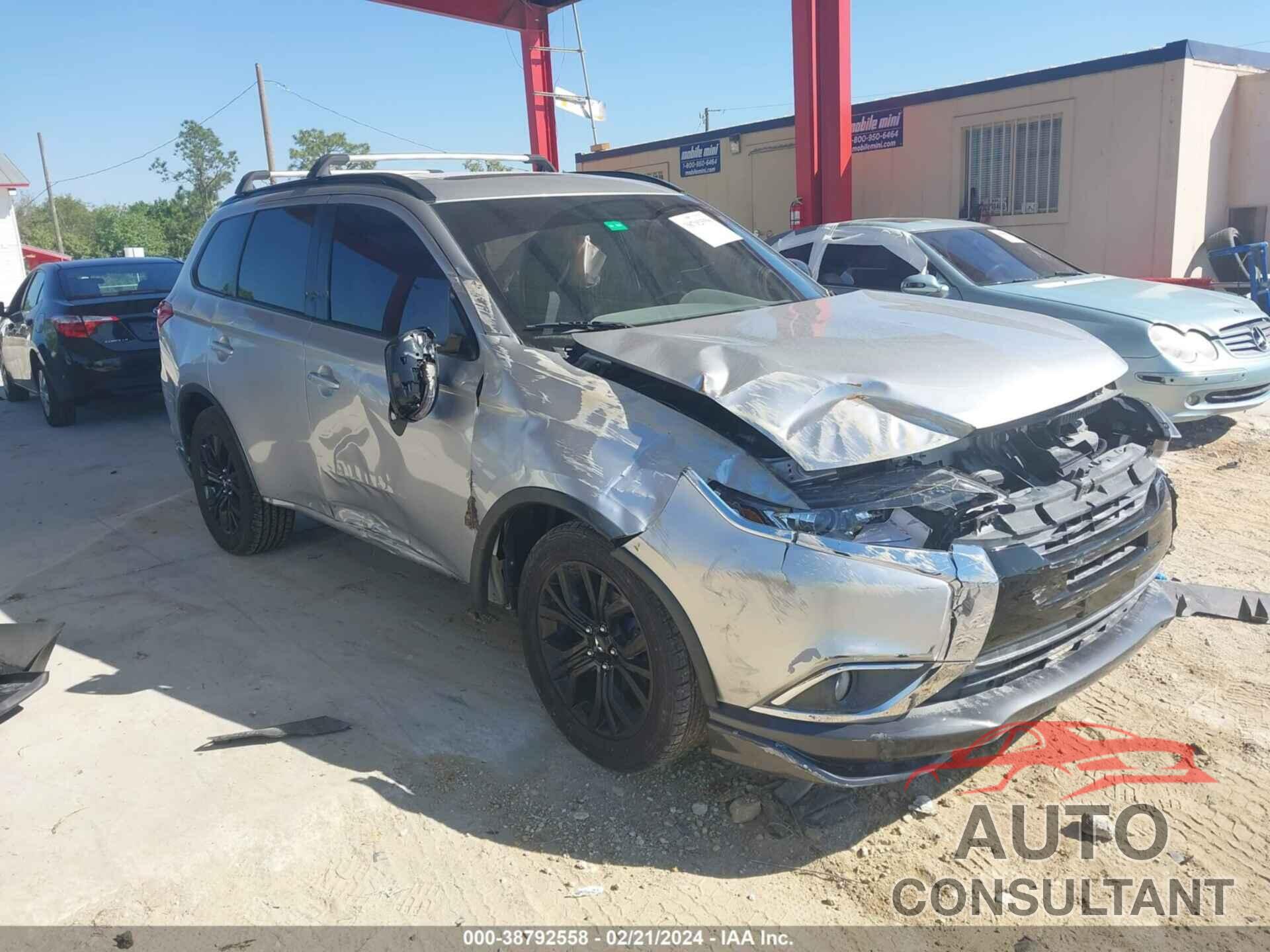 MITSUBISHI OUTLANDER 2018 - JA4AD3A30JZ019383