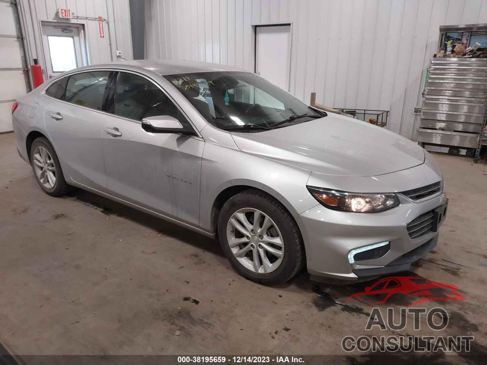 CHEVROLET MALIBU 2018 - 1G1ZD5ST7JF172596