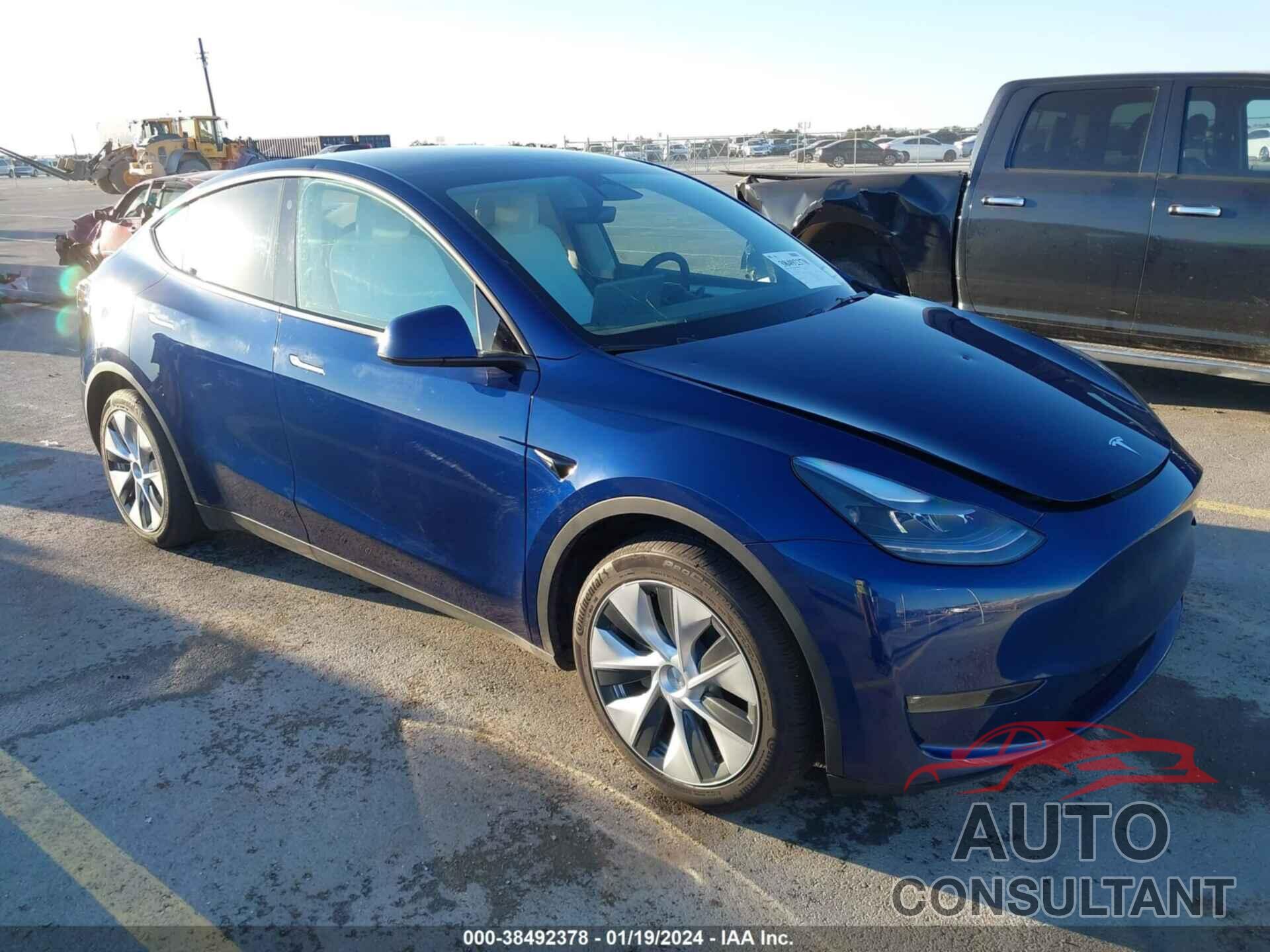 TESLA MODEL Y 2023 - 7SAYGAEE2PF663111
