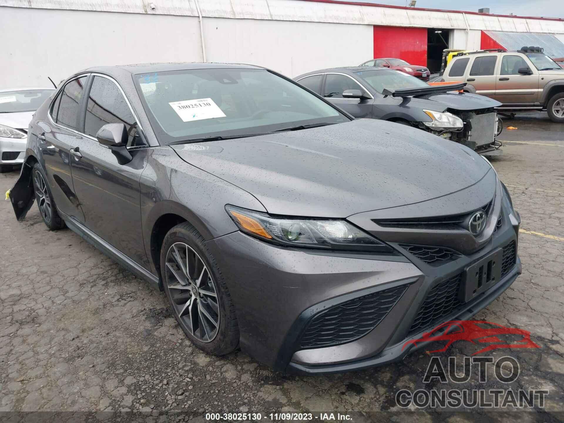 TOYOTA CAMRY 2023 - 4T1G11BK8PU103374