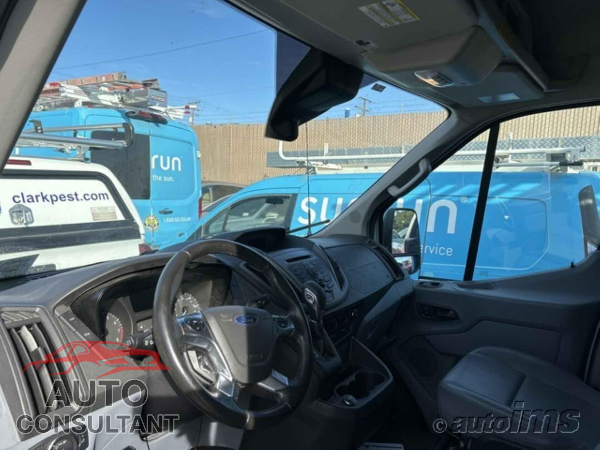FORD TRANSIT 2019 - 1FTYR2CM5KKA77618