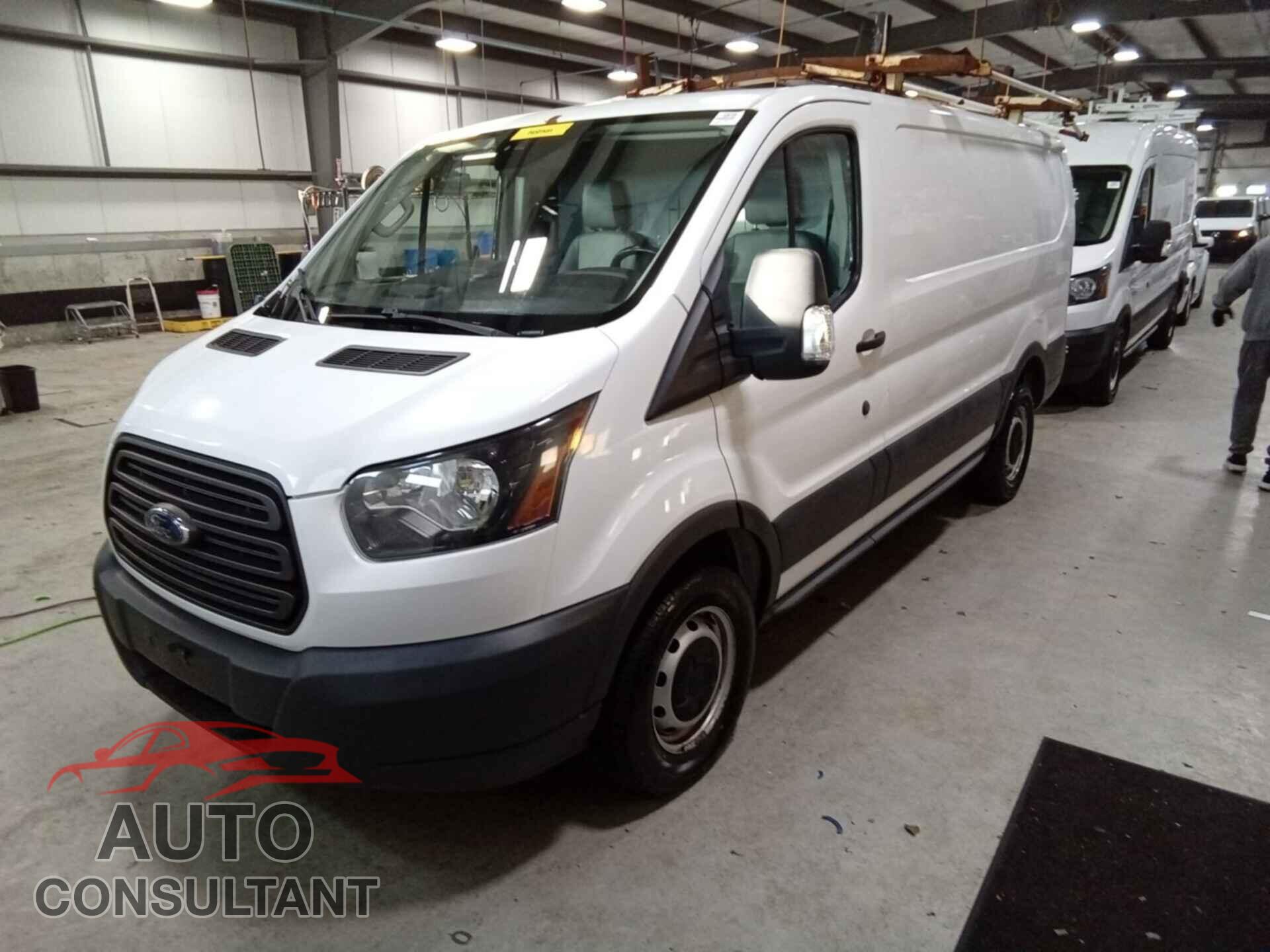 FORD TRANSIT 2017 - 1FTYR1YM6HKA31999
