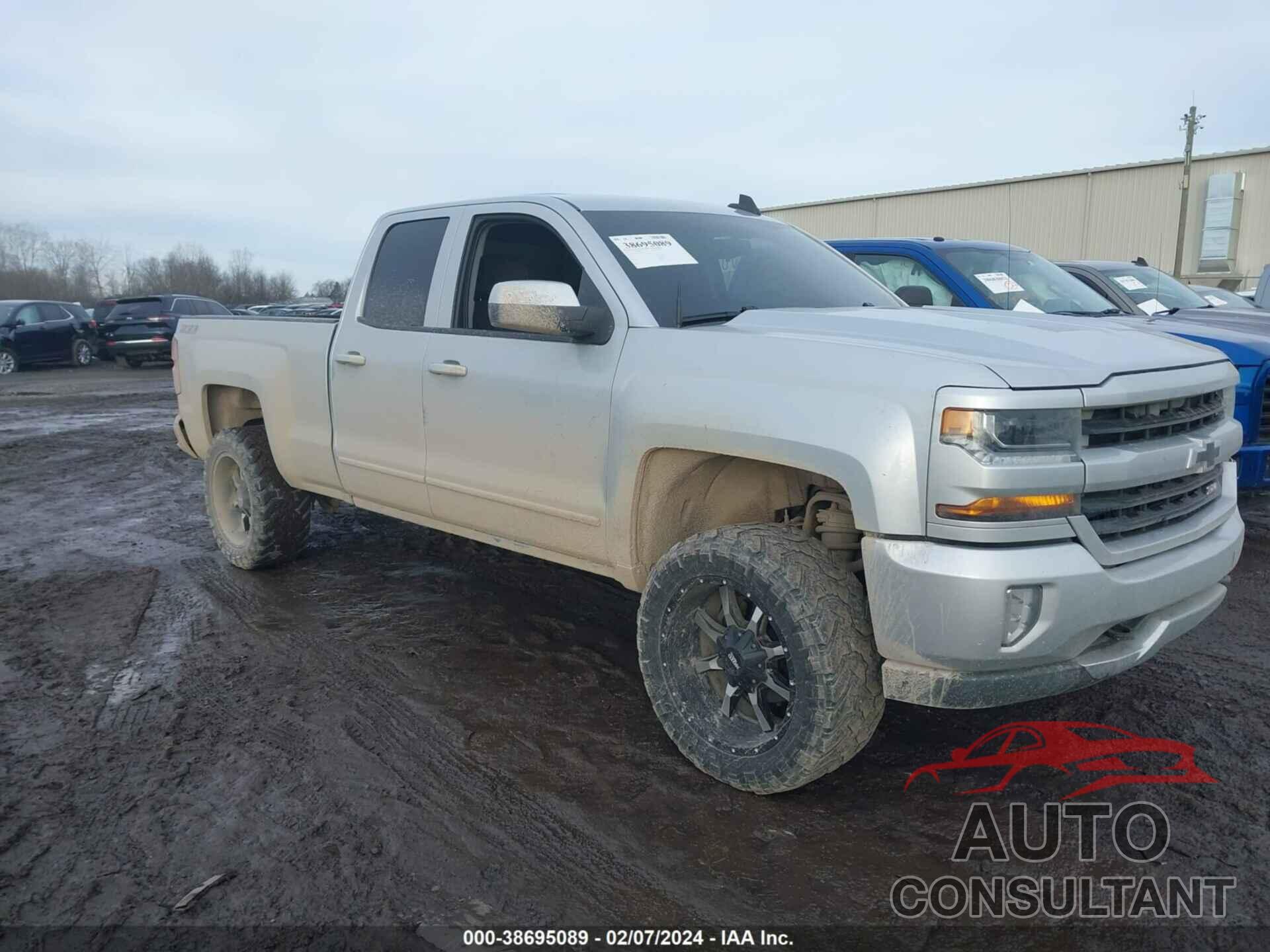 CHEVROLET SILVERADO 1500 2017 - 1GCVKREC8HZ146693