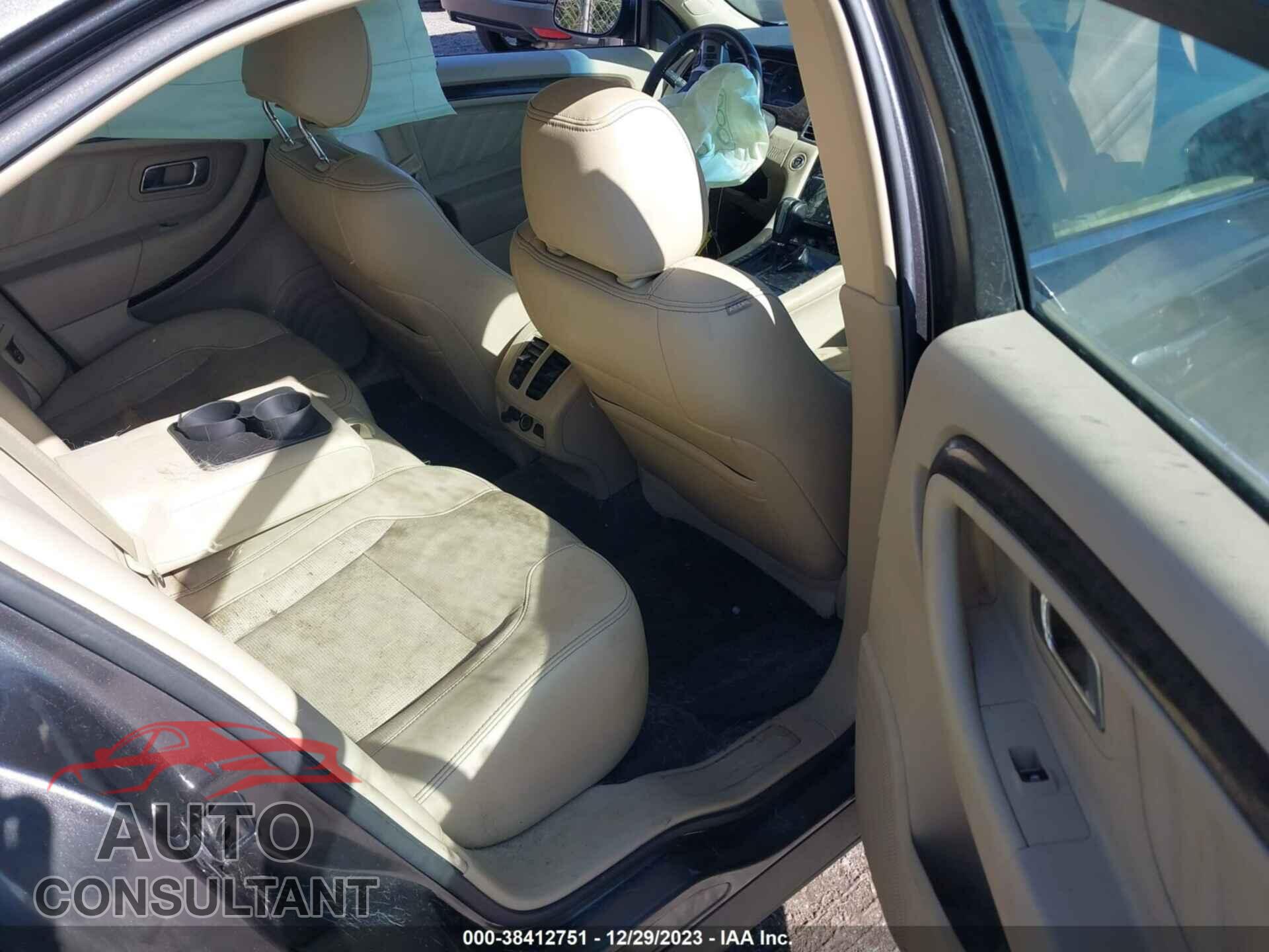 FORD TAURUS 2017 - 1FAHP2F83HG121539