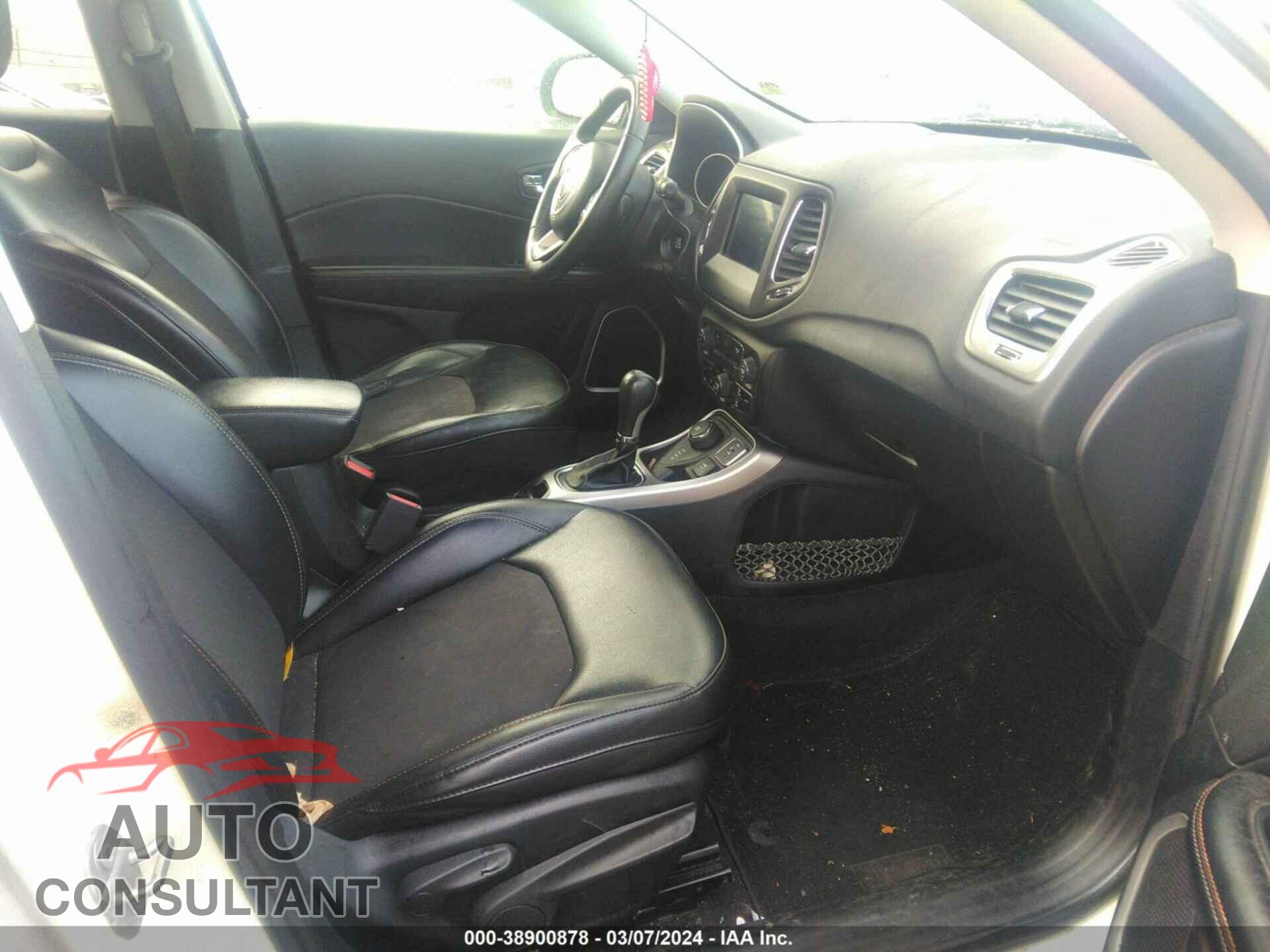 JEEP COMPASS 2018 - 3C4NJDBB0JT238217