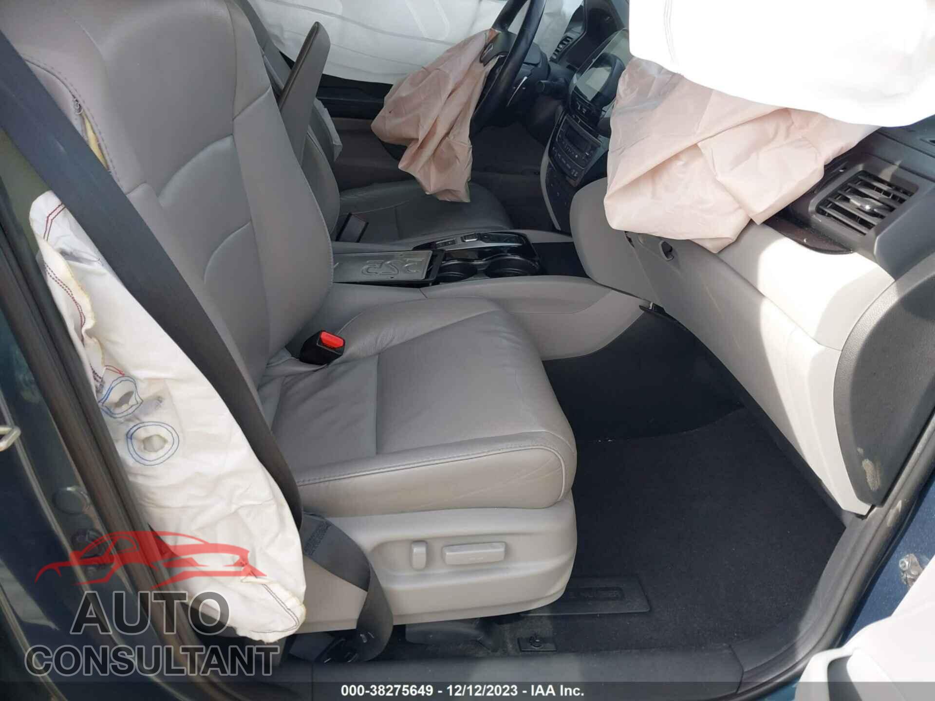 HONDA PILOT 2017 - 5FNYF6H90HB052443