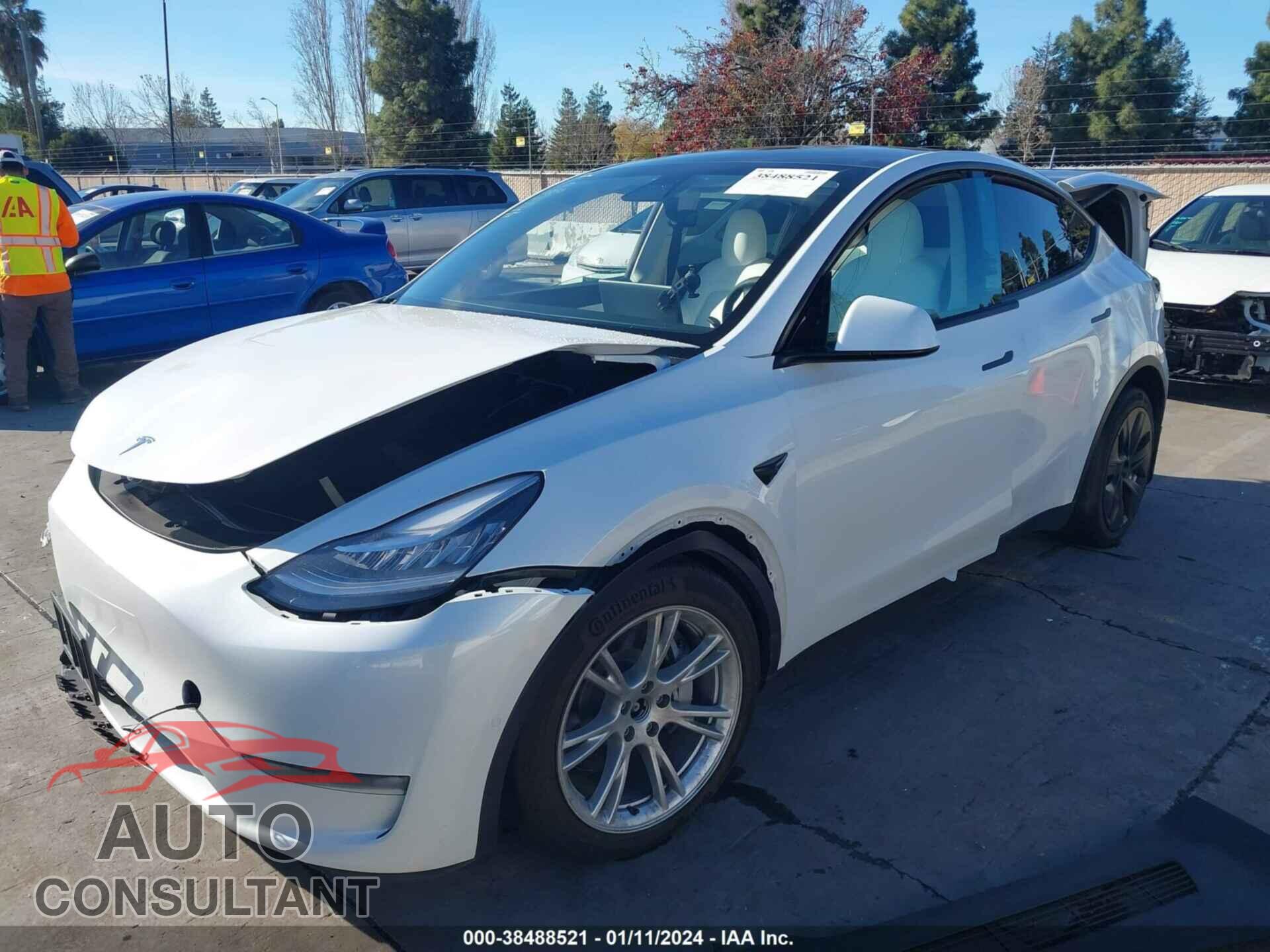 TESLA MODEL Y 2021 - 5YJYGAEE7MF243675