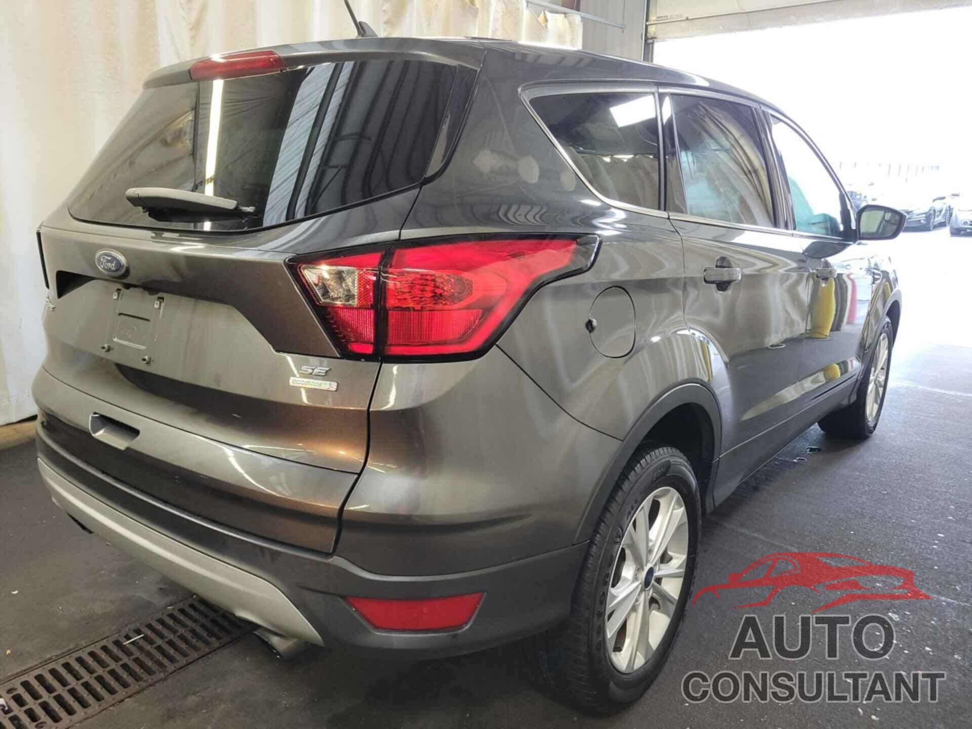 FORD ESCAPE 2019 - 1FMCU0GDXKUB82467