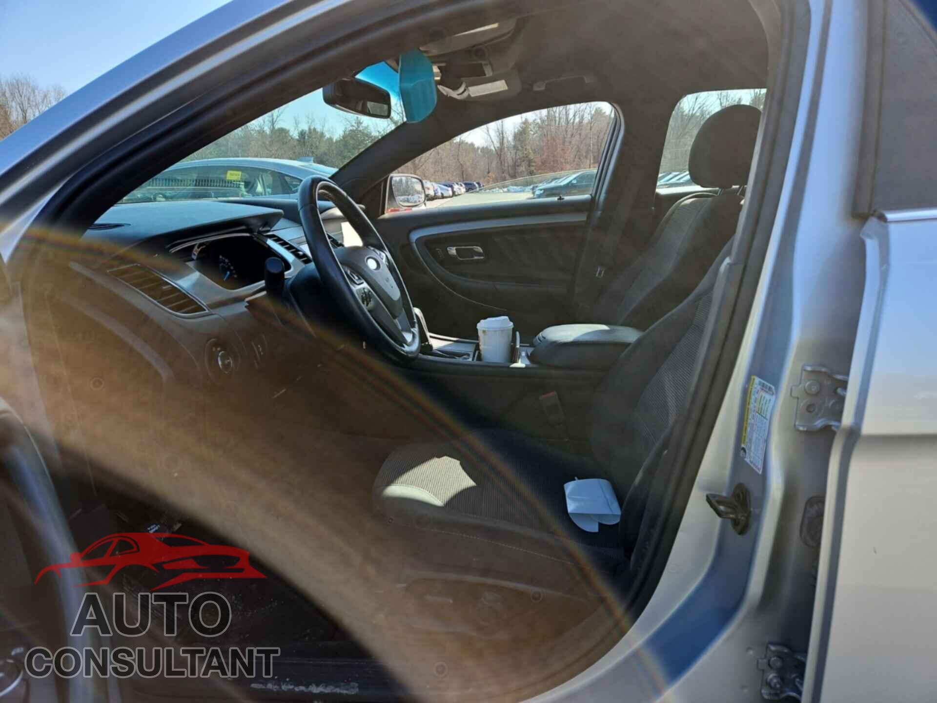 FORD TAURUS 2017 - 1FAHP2H80HG128171