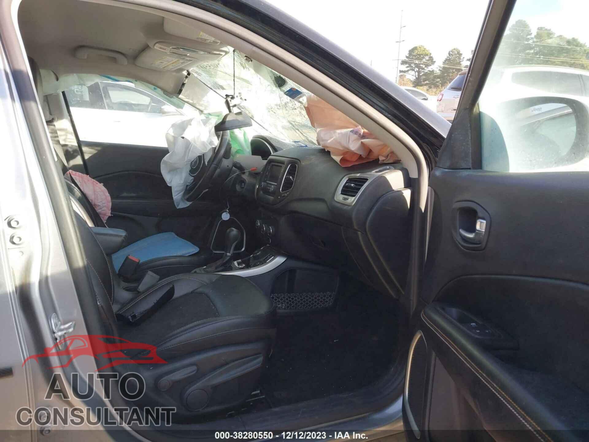 JEEP COMPASS 2018 - 3C4NJDBB4JT231867