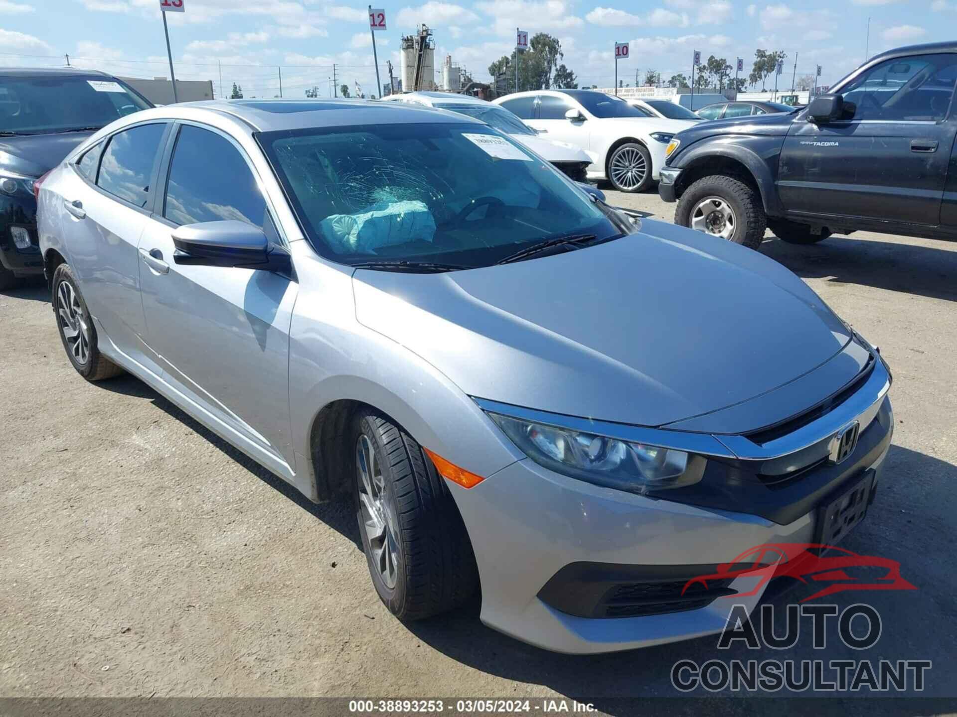 HONDA CIVIC 2018 - 2HGFC2F70JH521025