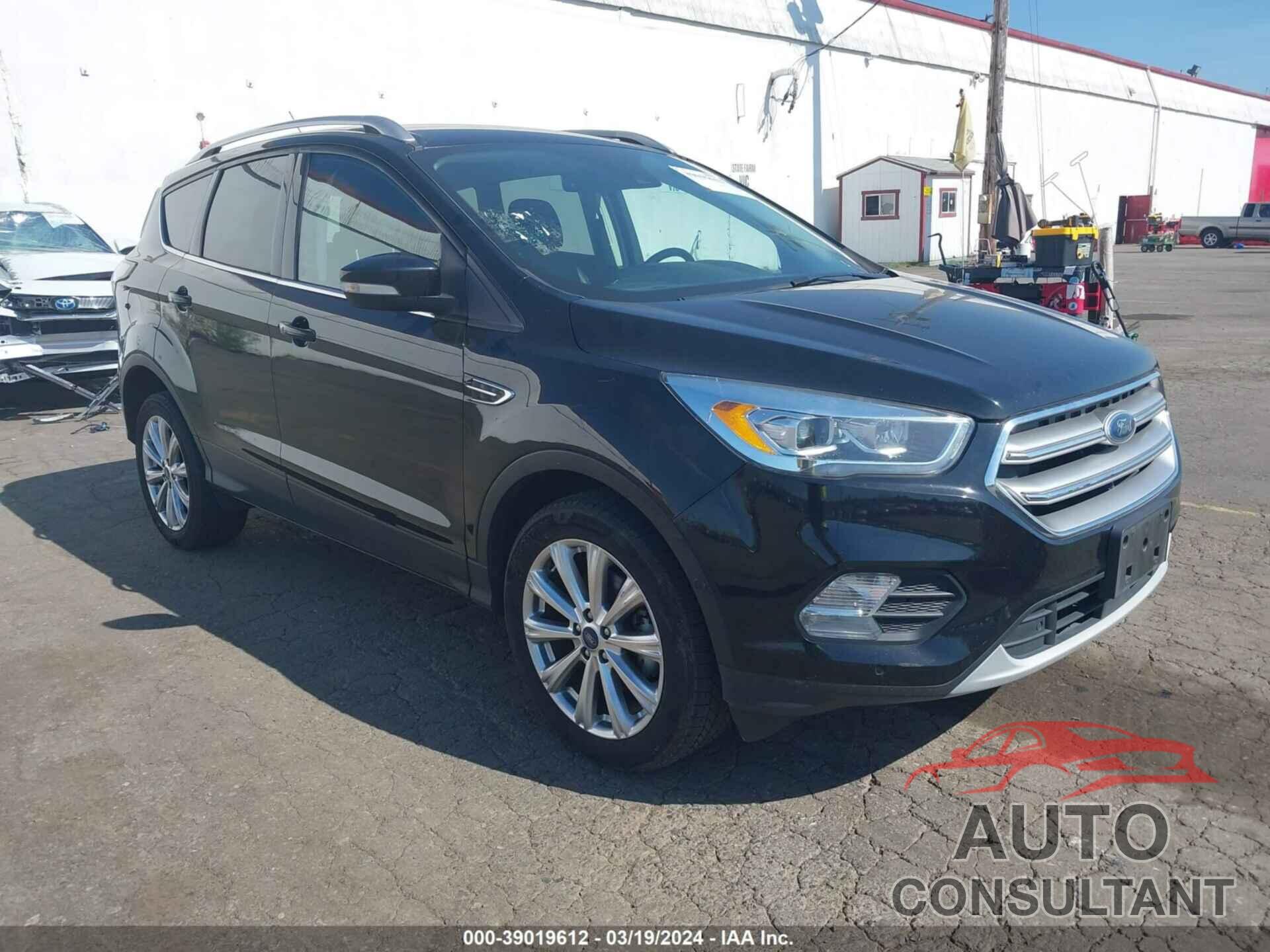 FORD ESCAPE 2017 - 1FMCU0JD3HUE38515