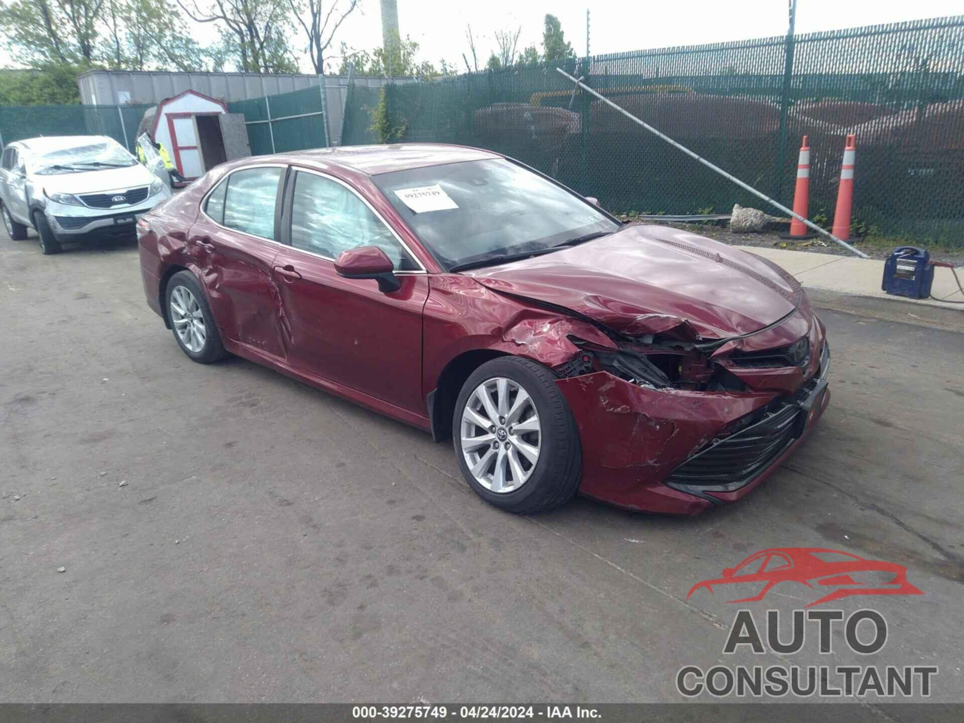 TOYOTA CAMRY 2018 - 4T1B11HK4JU663109