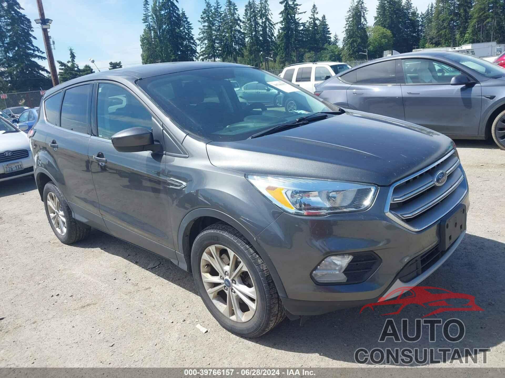 FORD ESCAPE 2017 - 1FMCU9GD7HUC96195