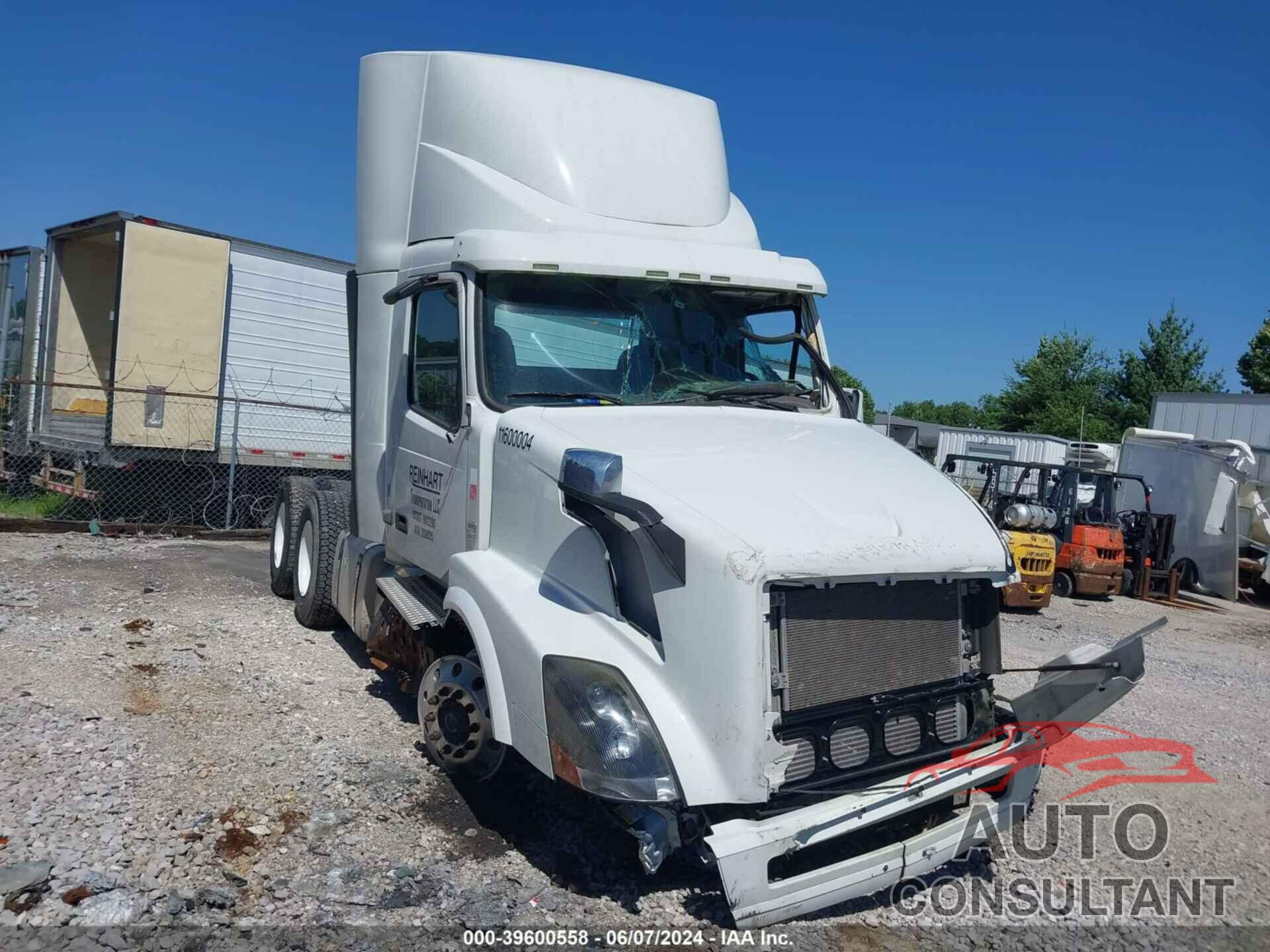 VOLVO VN 2016 - 4V4NC9EG4GN929939