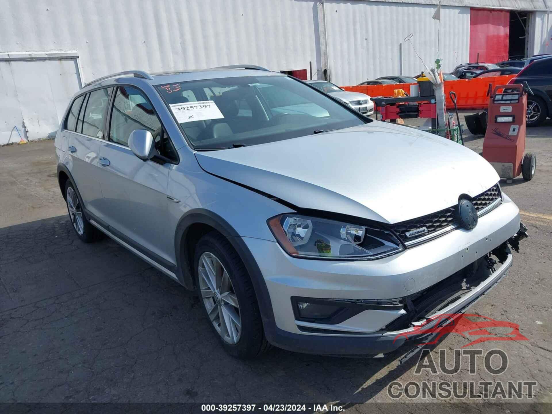 VOLKSWAGEN GOLF ALLTRACK 2017 - 3VWH17AU0HM529691