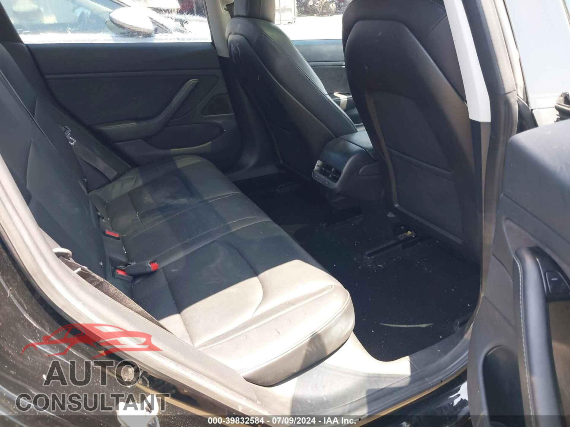 TESLA MODEL 3 2018 - 5YJ3E1EA1JF011355
