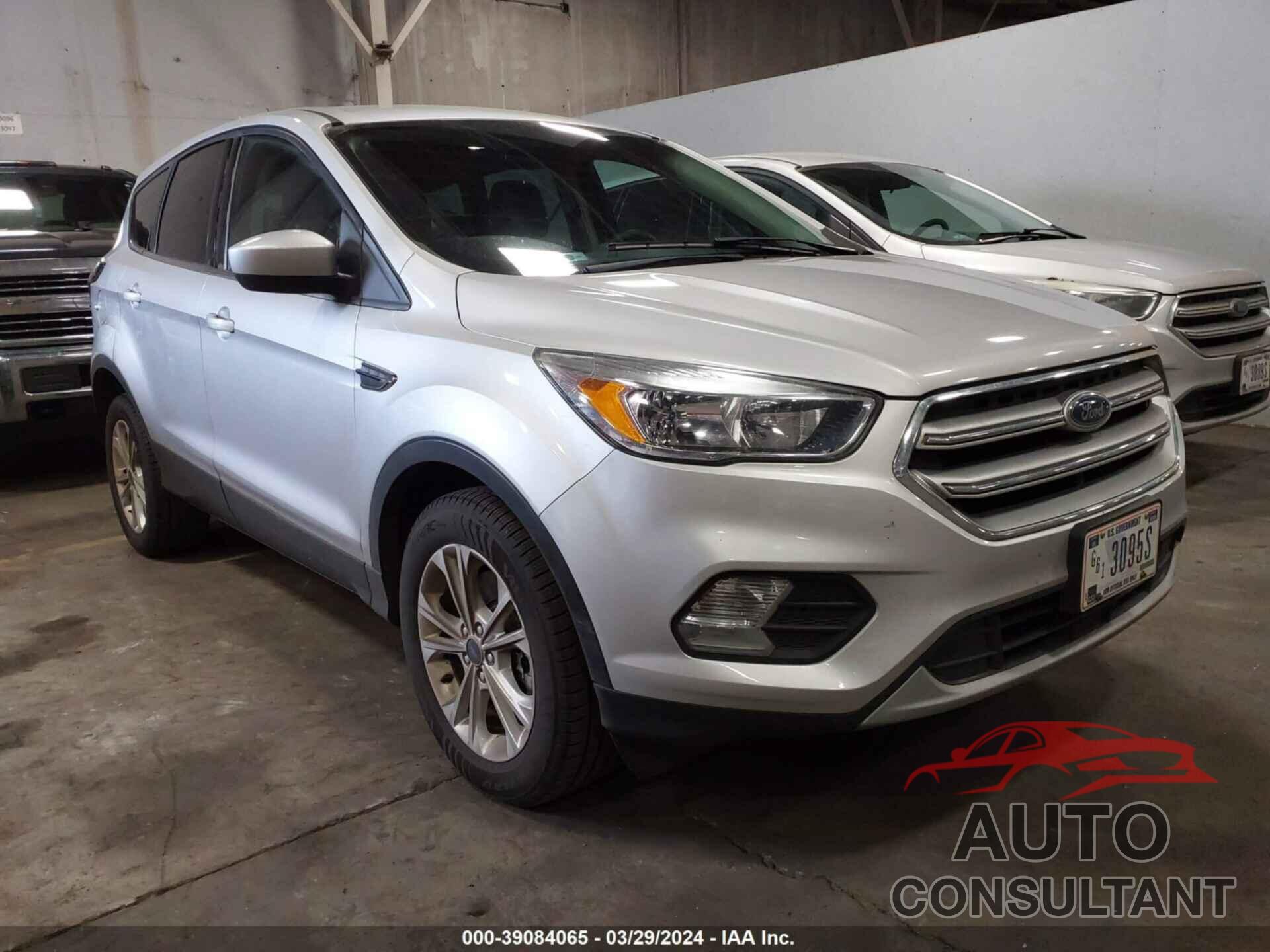 FORD ESCAPE 2017 - 1FMCU9G92HUC35994