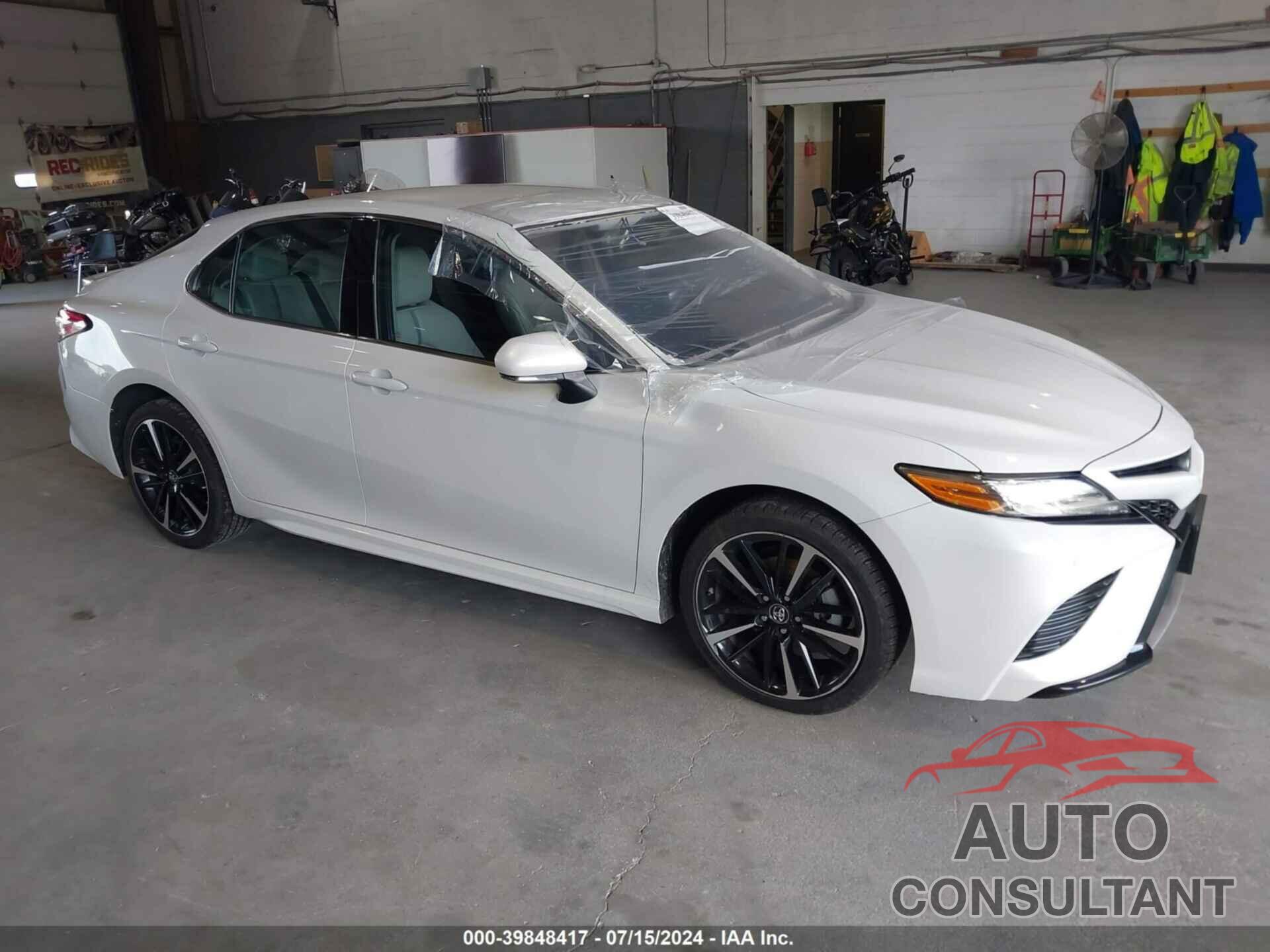 TOYOTA CAMRY 2018 - 4T1B61HK2JU129396