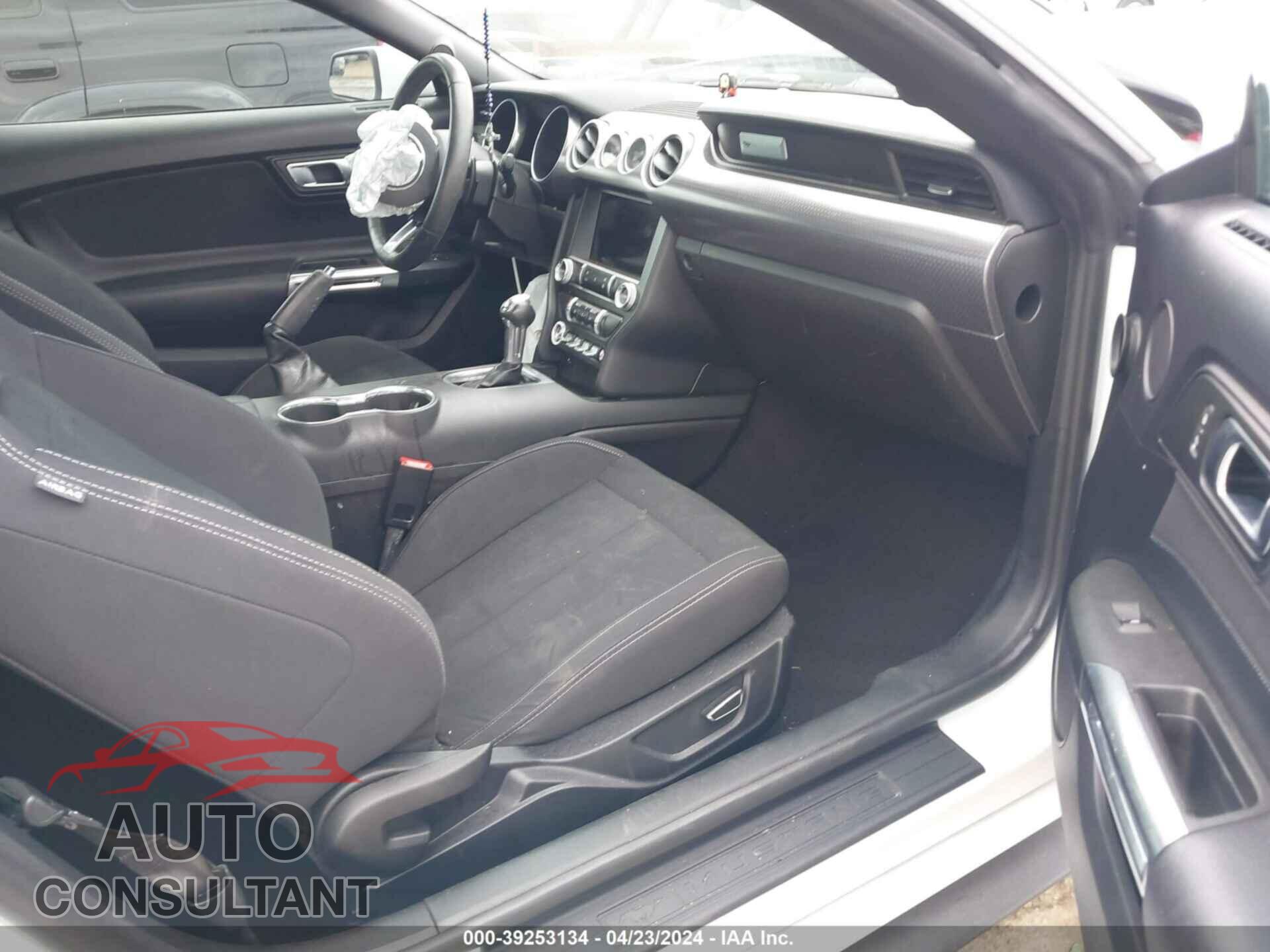 FORD MUSTANG 2019 - 1FA6P8TH4K5123429