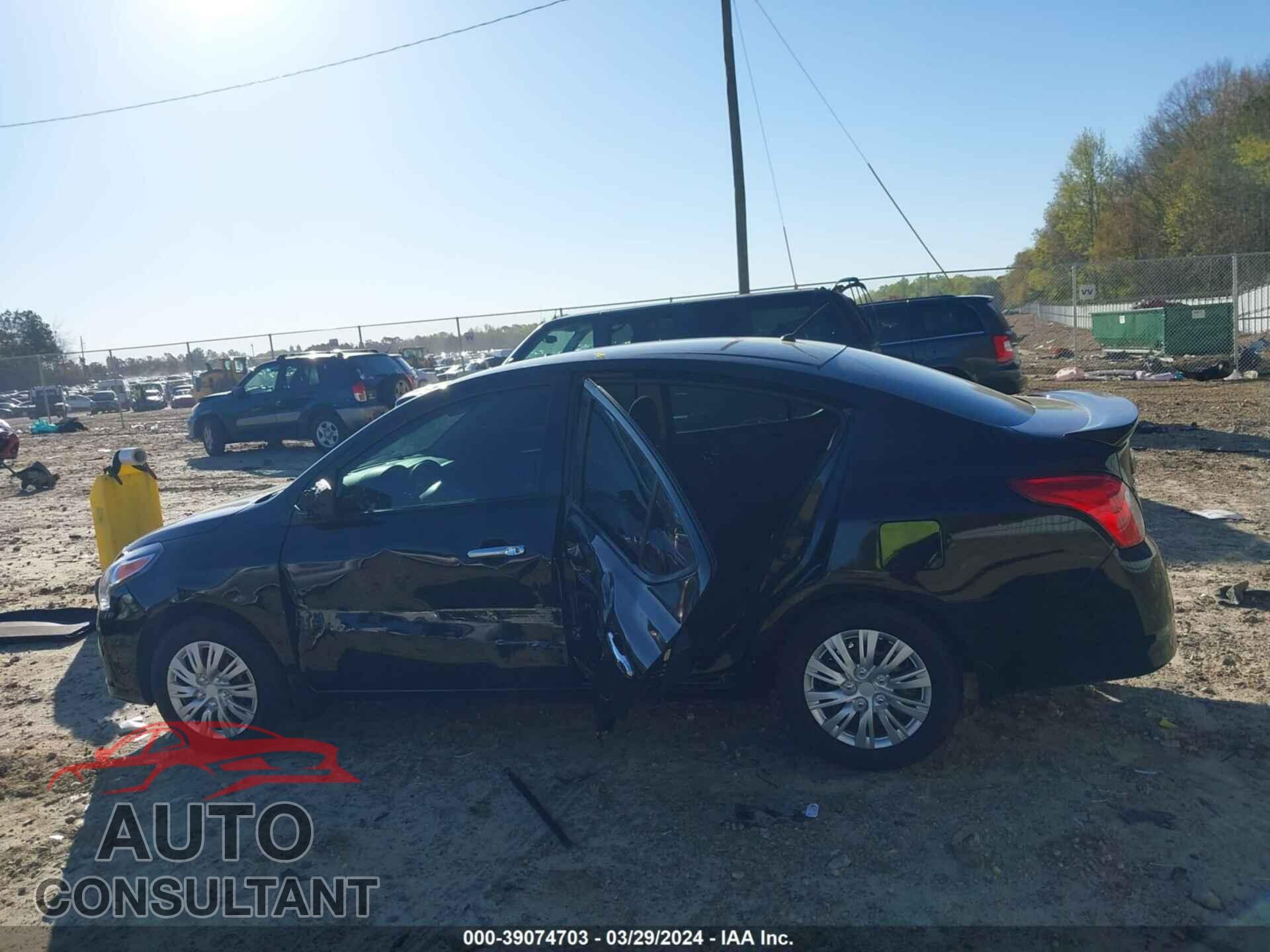 NISSAN VERSA 2017 - 3N1CN7AP3HL860821