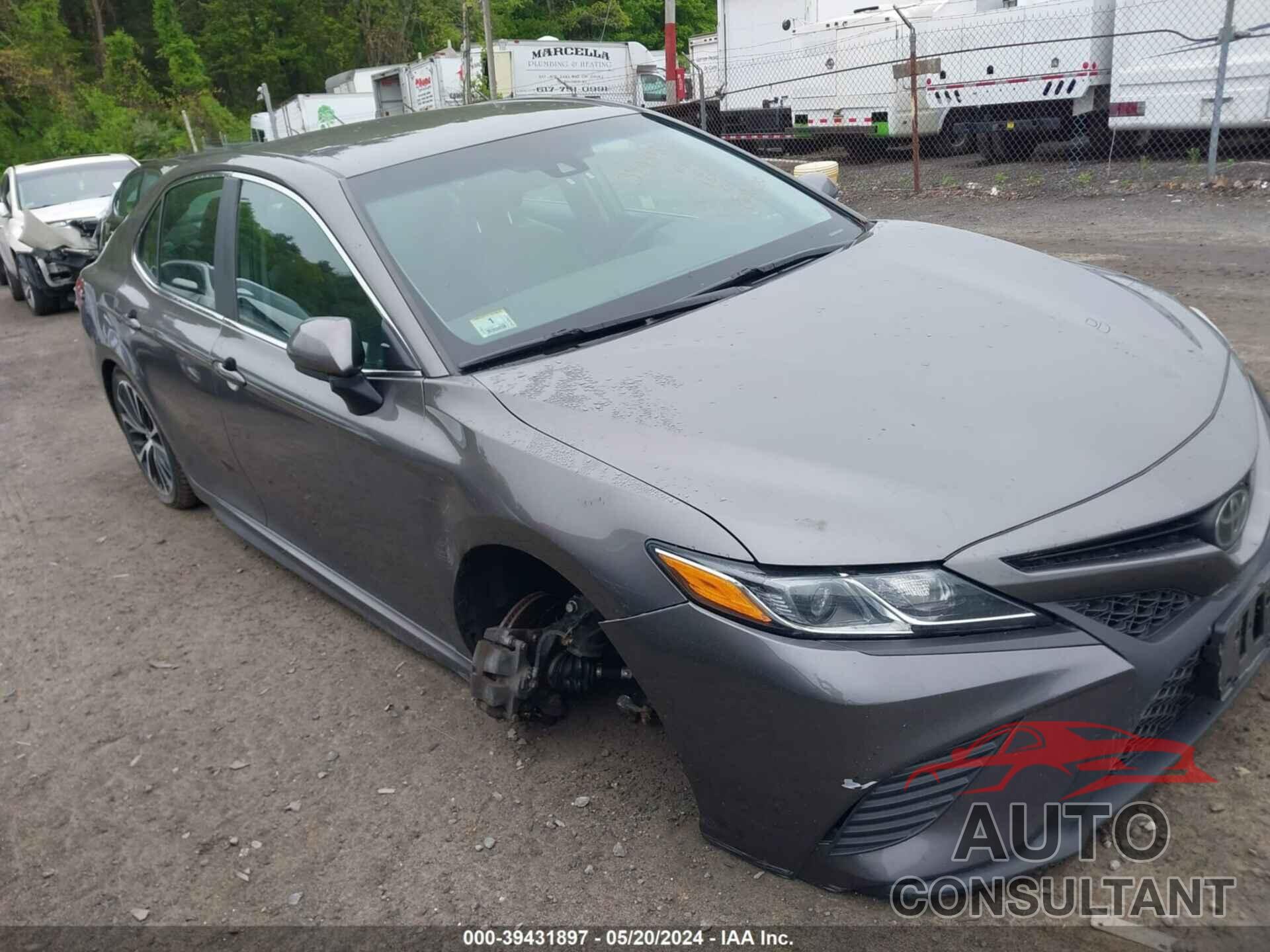 TOYOTA CAMRY 2018 - 4T1B11HK2JU674075