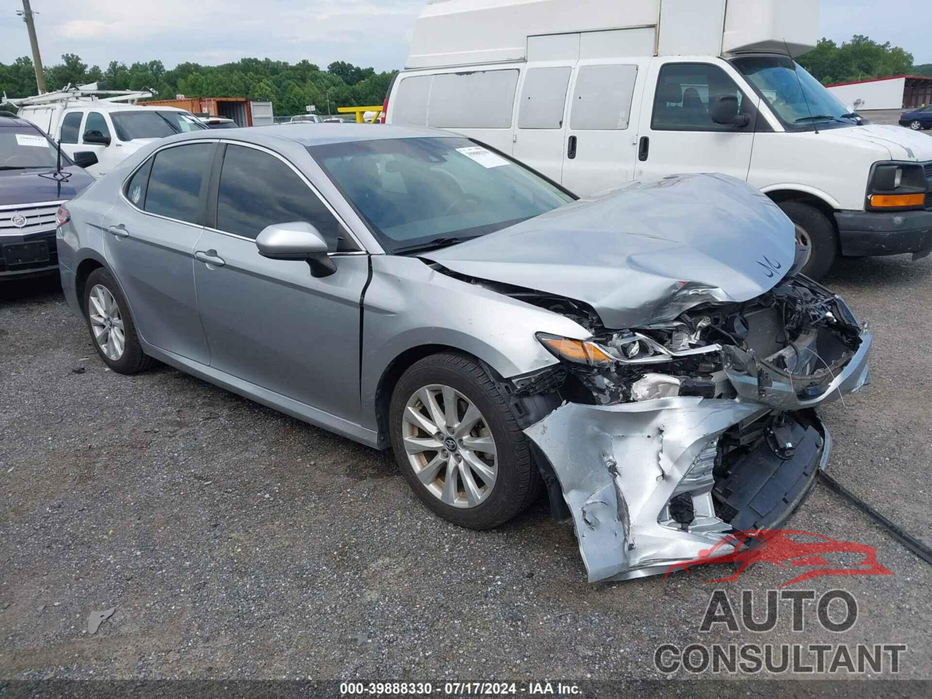 TOYOTA CAMRY 2018 - 4T1B11HK3JU668771