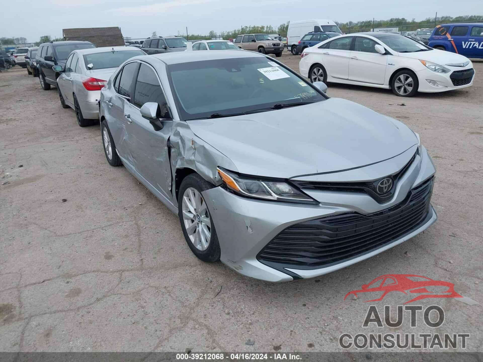 TOYOTA CAMRY 2018 - 4T1B11HK6JU578918