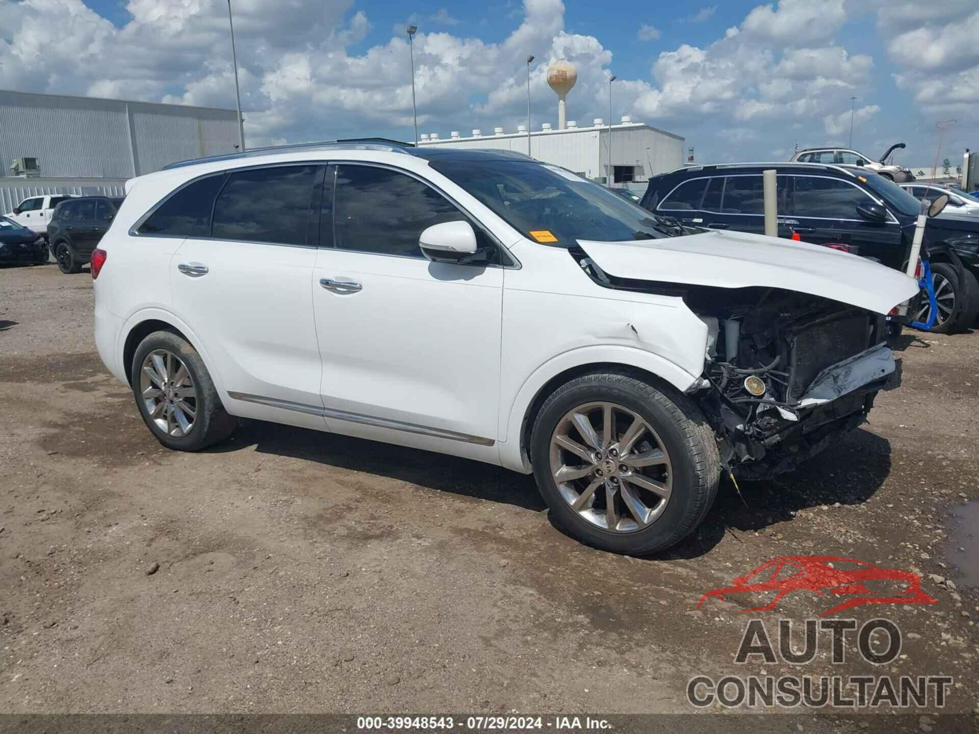 KIA SORENTO 2018 - 5XYPK4A54JG349605
