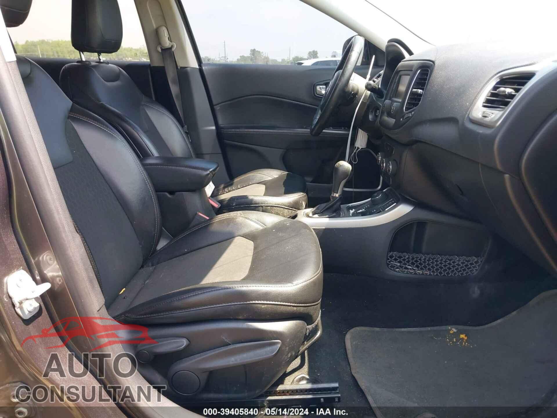 JEEP COMPASS 2018 - 3C4NJDBB4JT161190