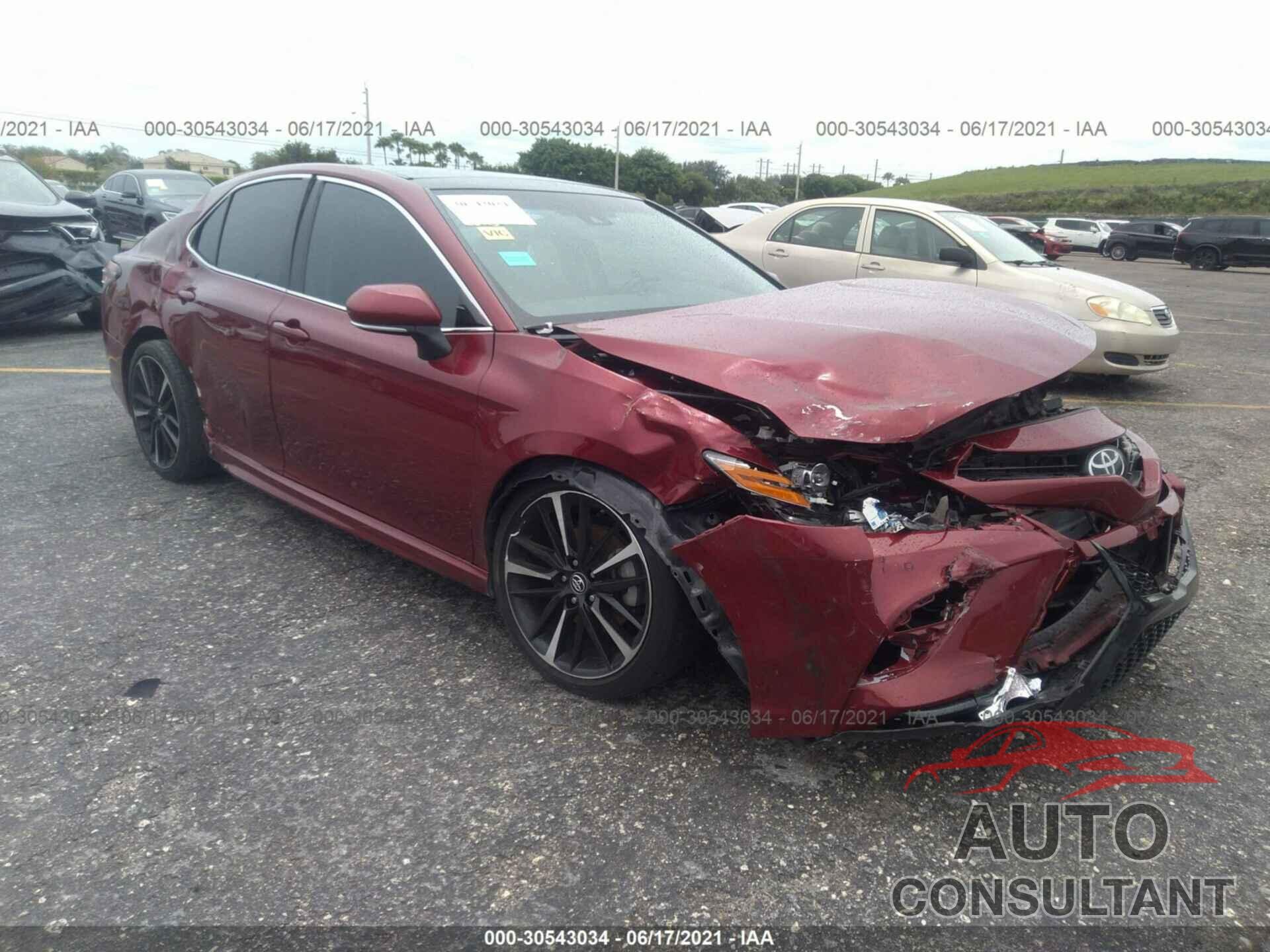 TOYOTA CAMRY 2018 - 4T1B61HK1JU509040