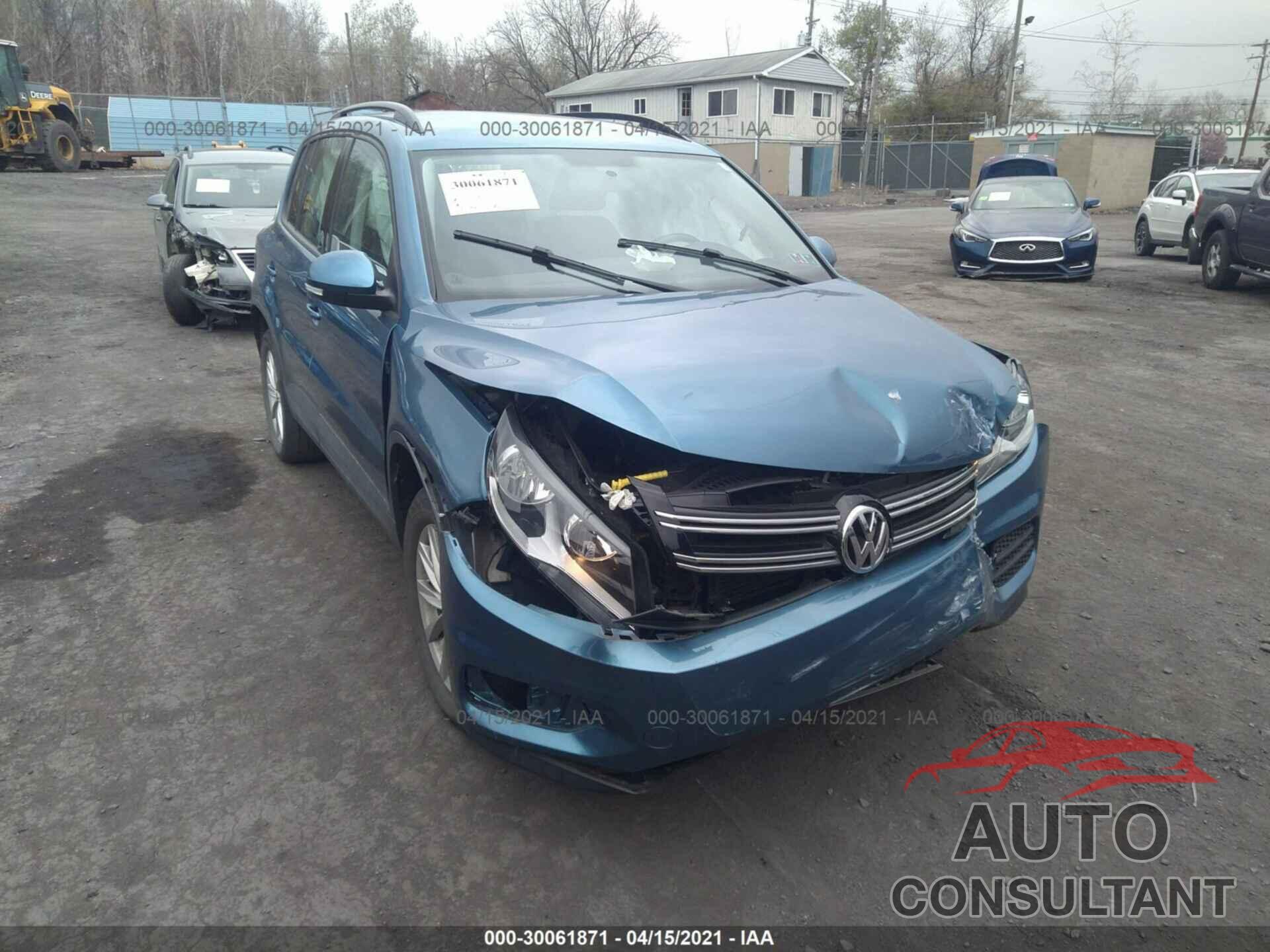 VOLKSWAGEN TIGUAN 2017 - WVGBV7AX1HK046172