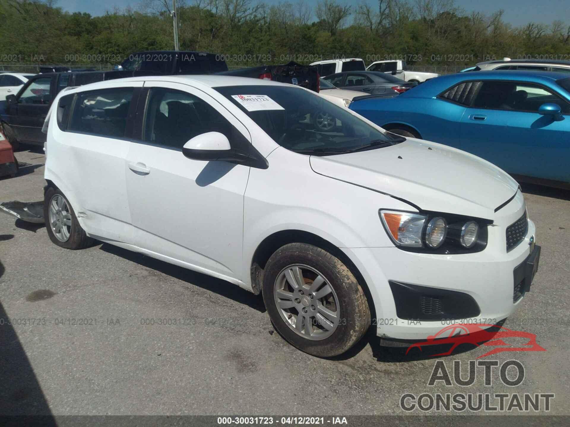 CHEVROLET SONIC 2016 - 1G1JC6SH2G4138040