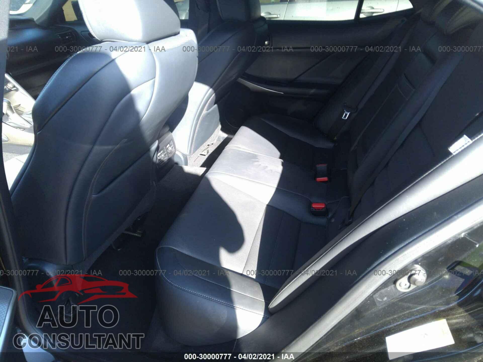 LEXUS IS 2017 - JTHBA1D22H5042450