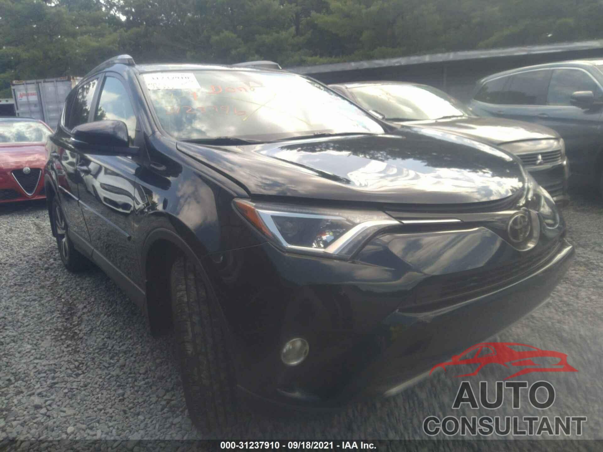 TOYOTA RAV4 2017 - JTMRFREV6HJ138999