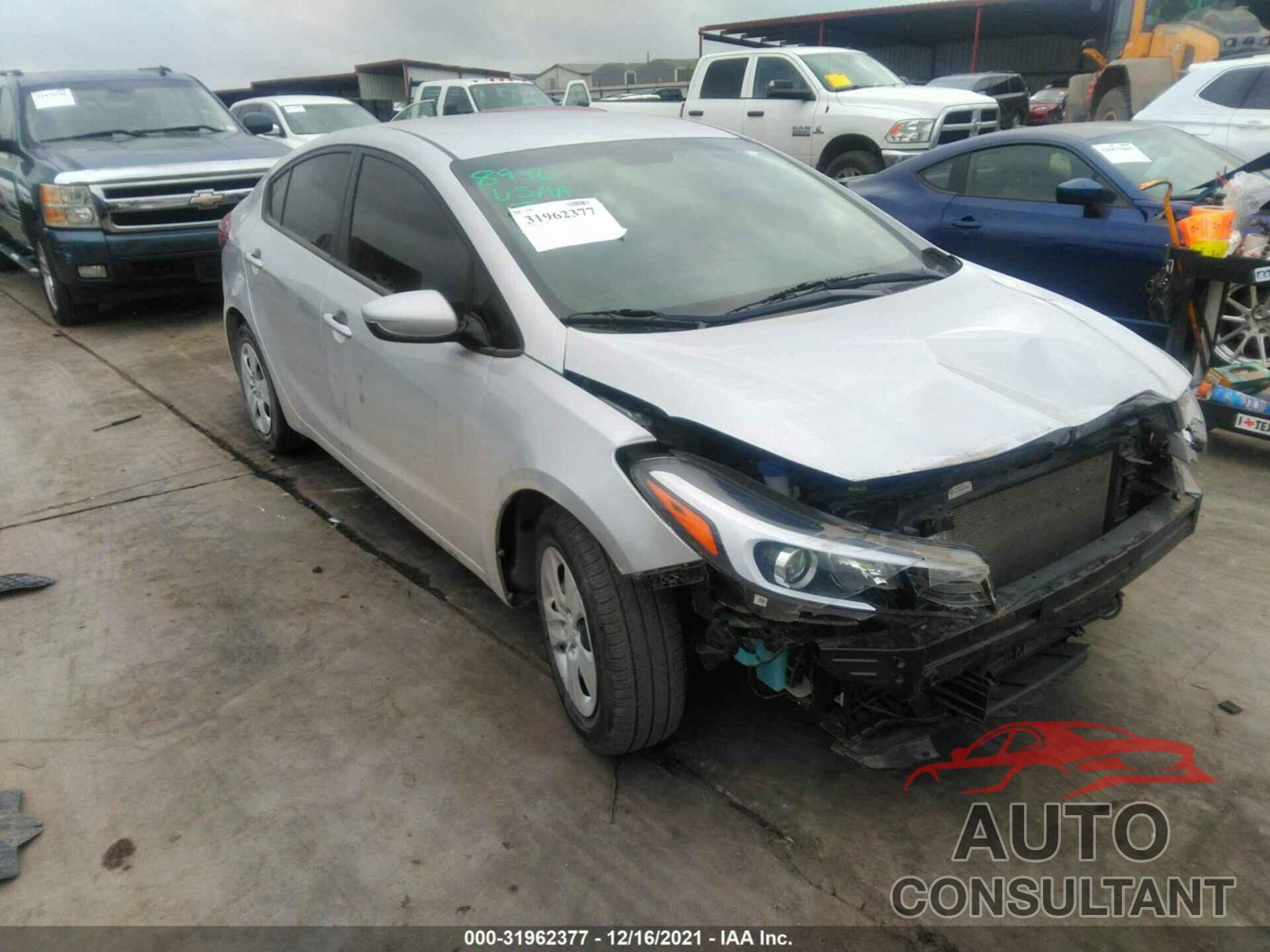 KIA FORTE 2018 - 3KPFK4A72JE279452