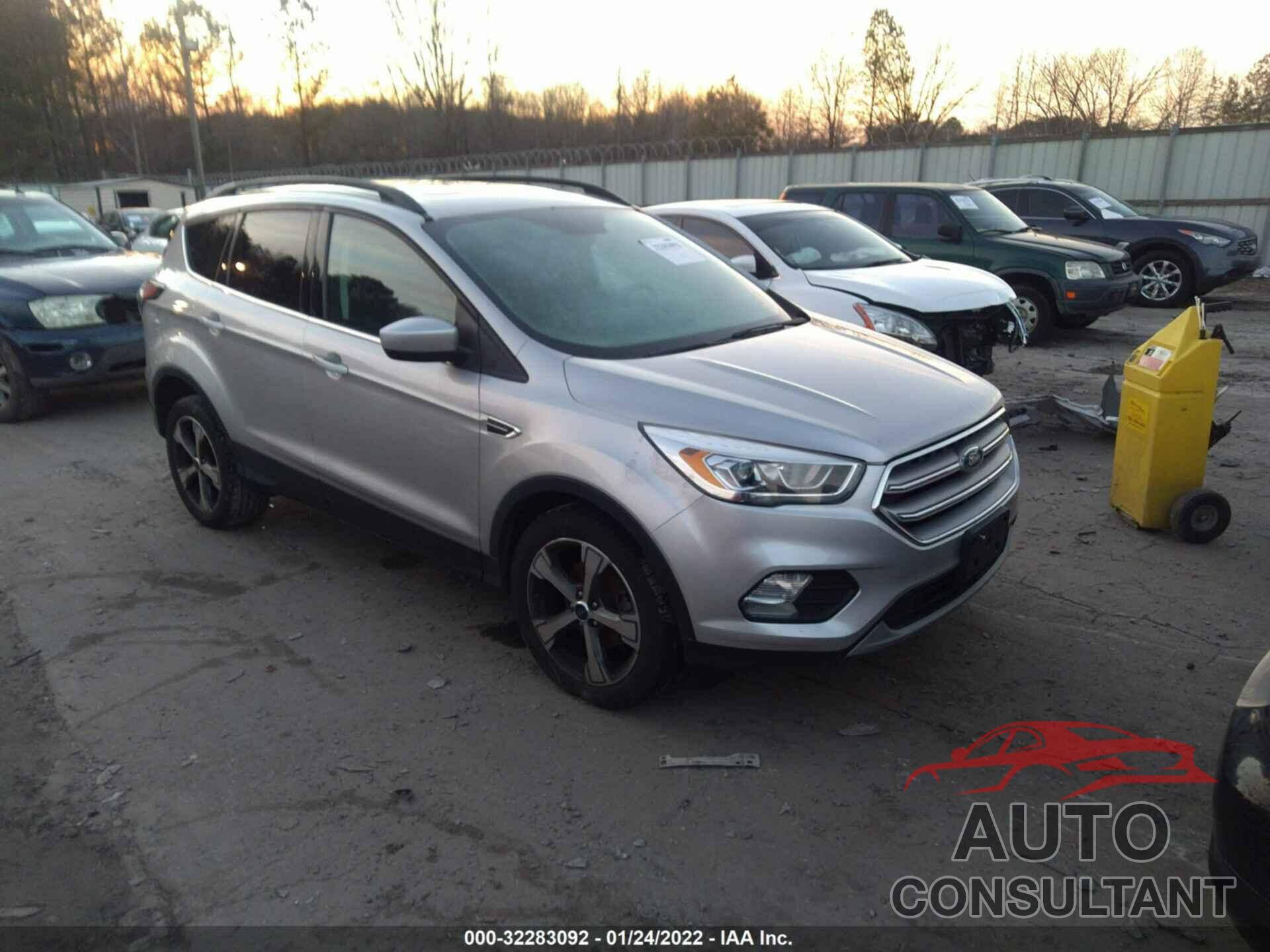 FORD ESCAPE 2017 - 1FMCU0GDXHUA57073