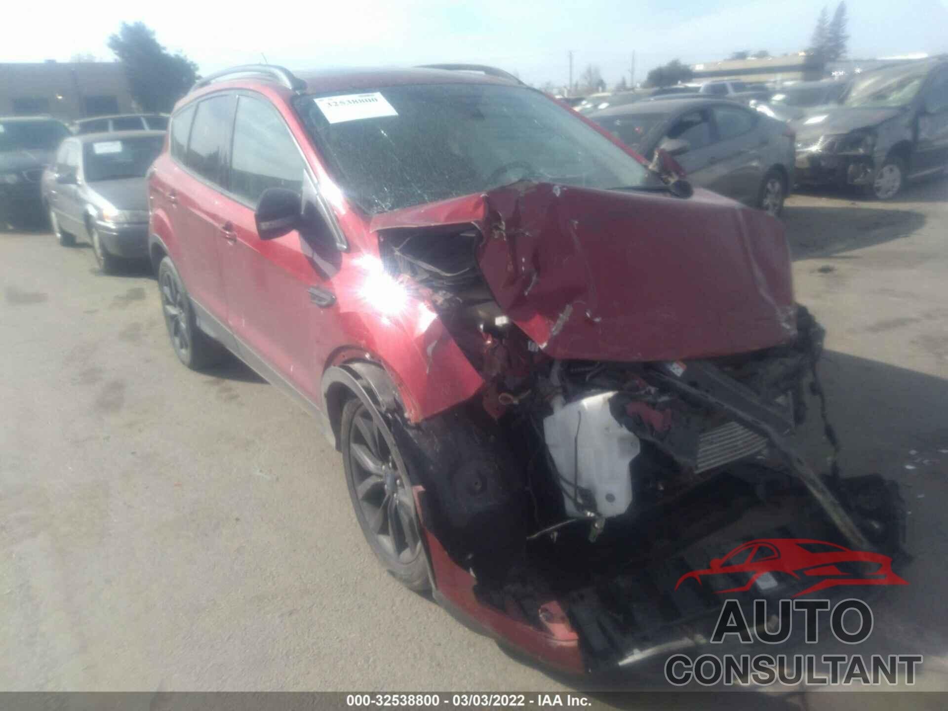 FORD ESCAPE 2017 - 1FMCU9J98HUD44520