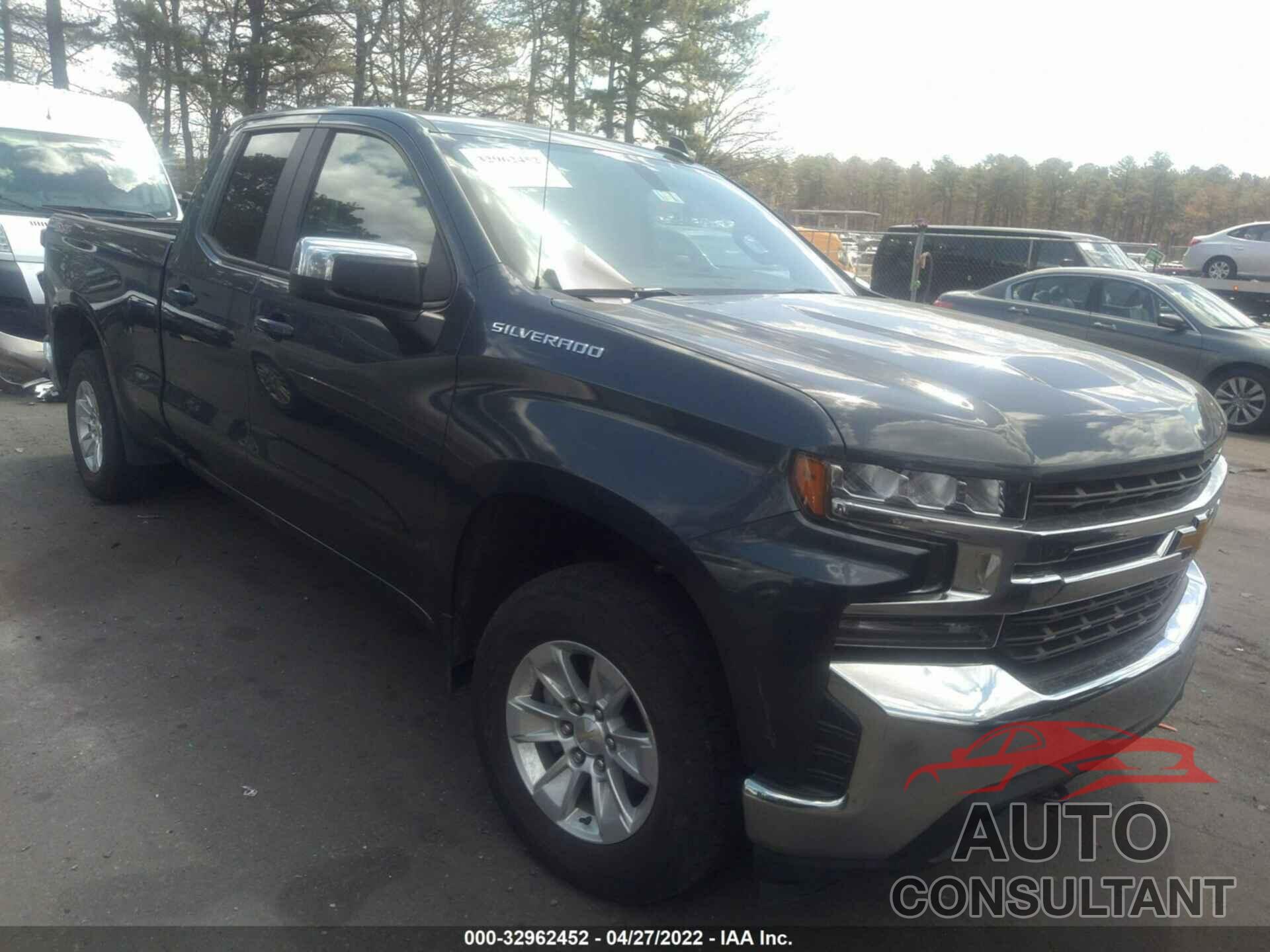 CHEVROLET SILVERADO 1500 2020 - 1GCRYDED0LZ255492