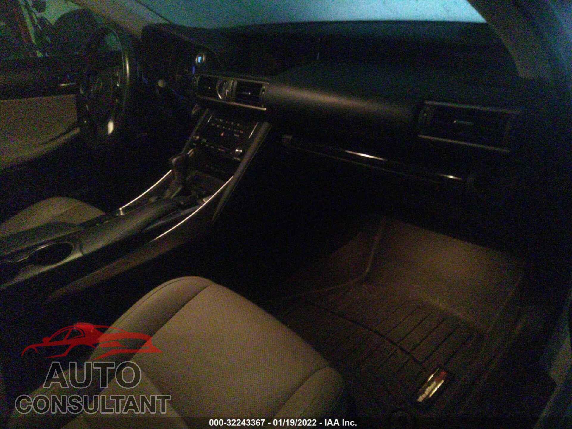 LEXUS IS 2017 - JTHCM1D28H5015281