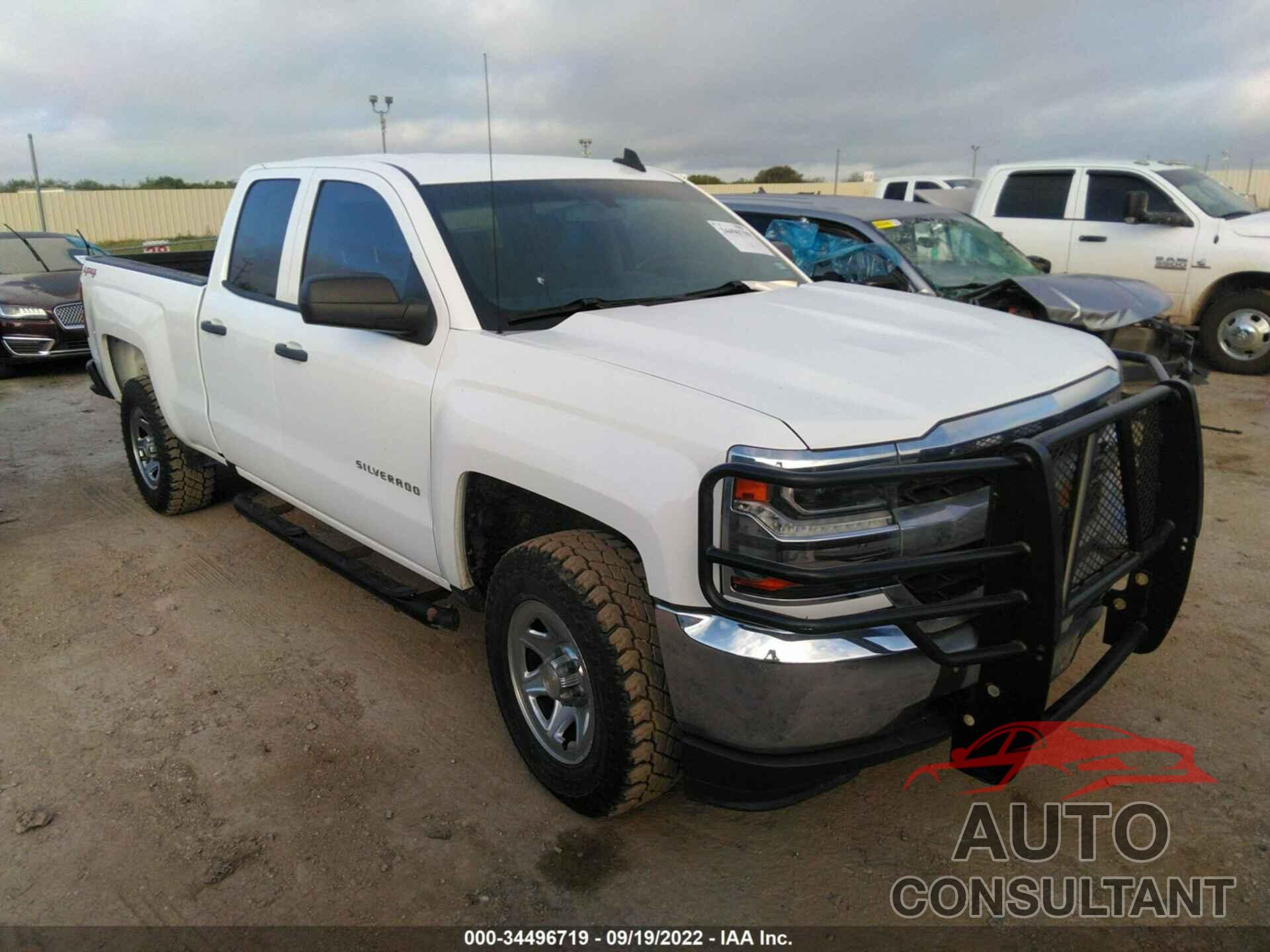 CHEVROLET SILVERADO 1500 2018 - 1GCVKNEC4JZ261516