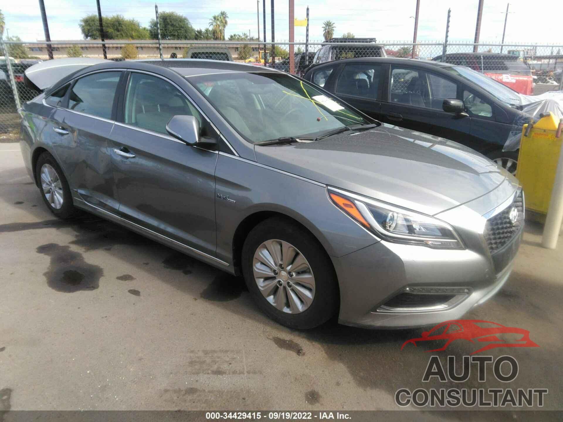 HYUNDAI SONATA HYBRID 2017 - KMHE24L18HA059472