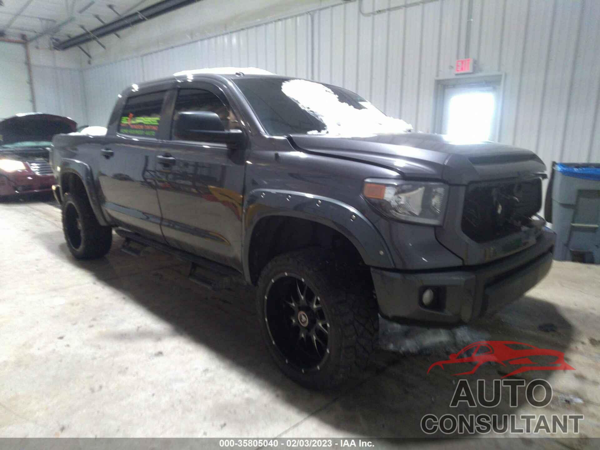 TOYOTA TUNDRA 4WD 2018 - 5TFDW5F11JX770181