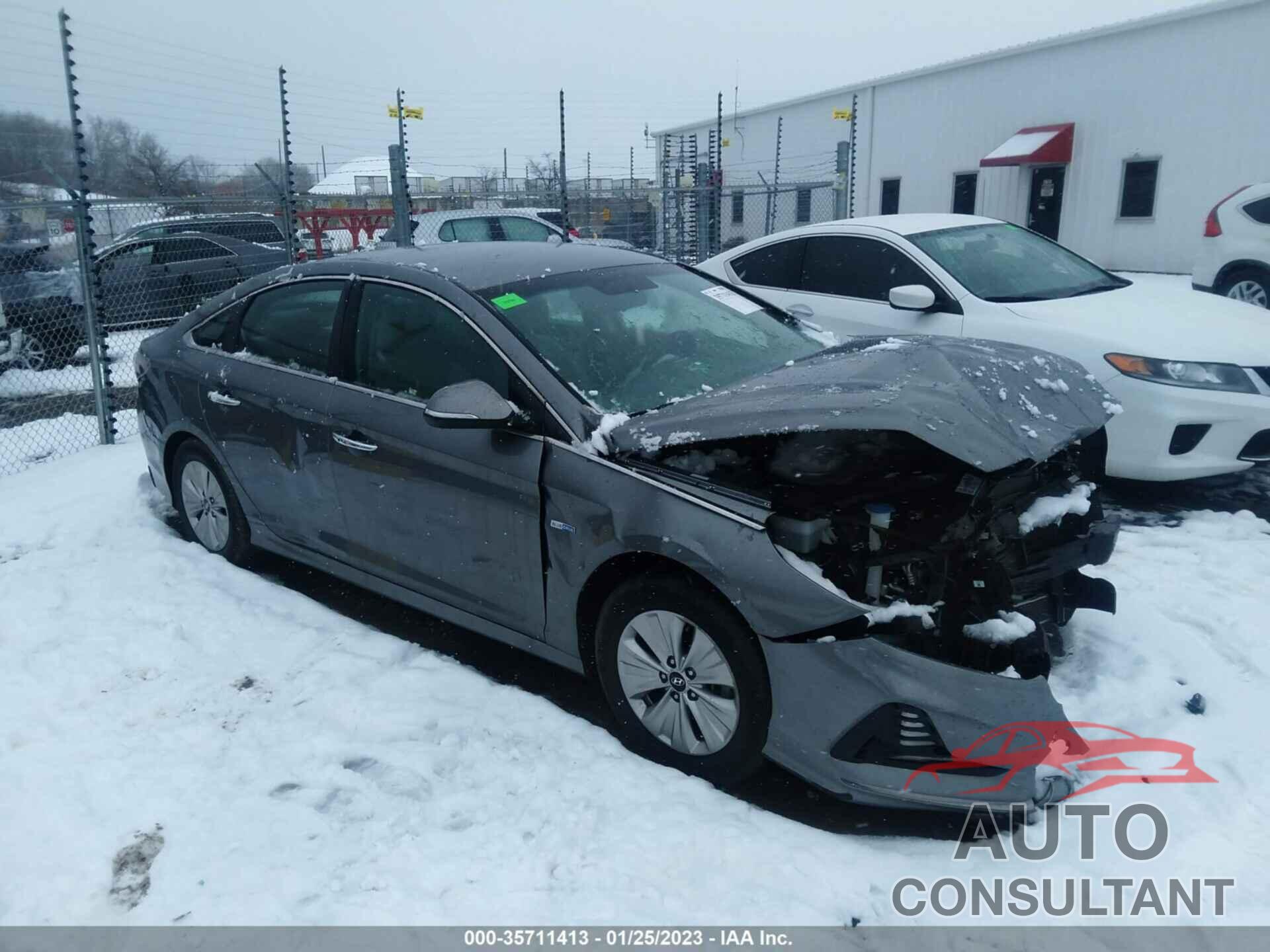 HYUNDAI SONATA HYBRID 2018 - KMHE24L36JA085835